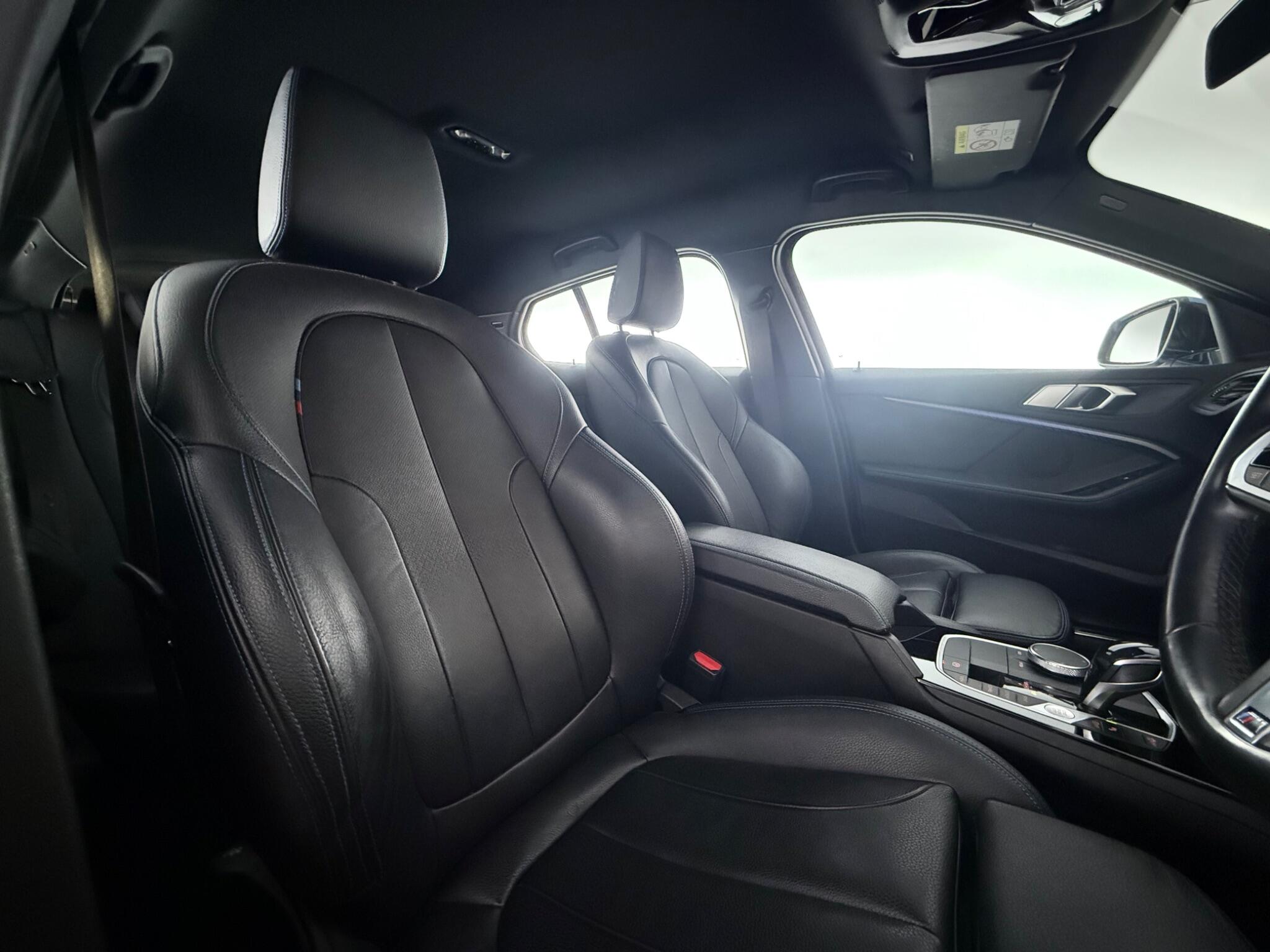 BMW 1 Series view 32