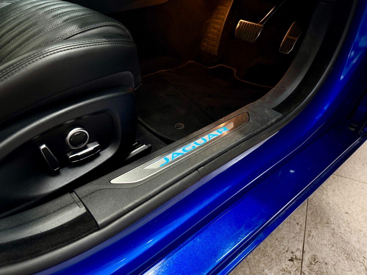 Jaguar XF view 25