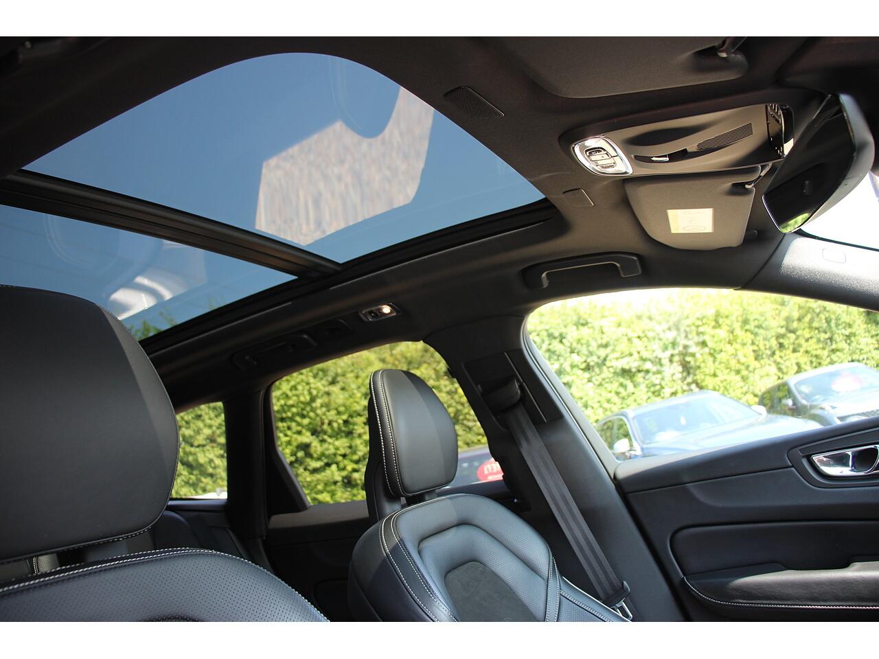 Volvo XC60 view 21