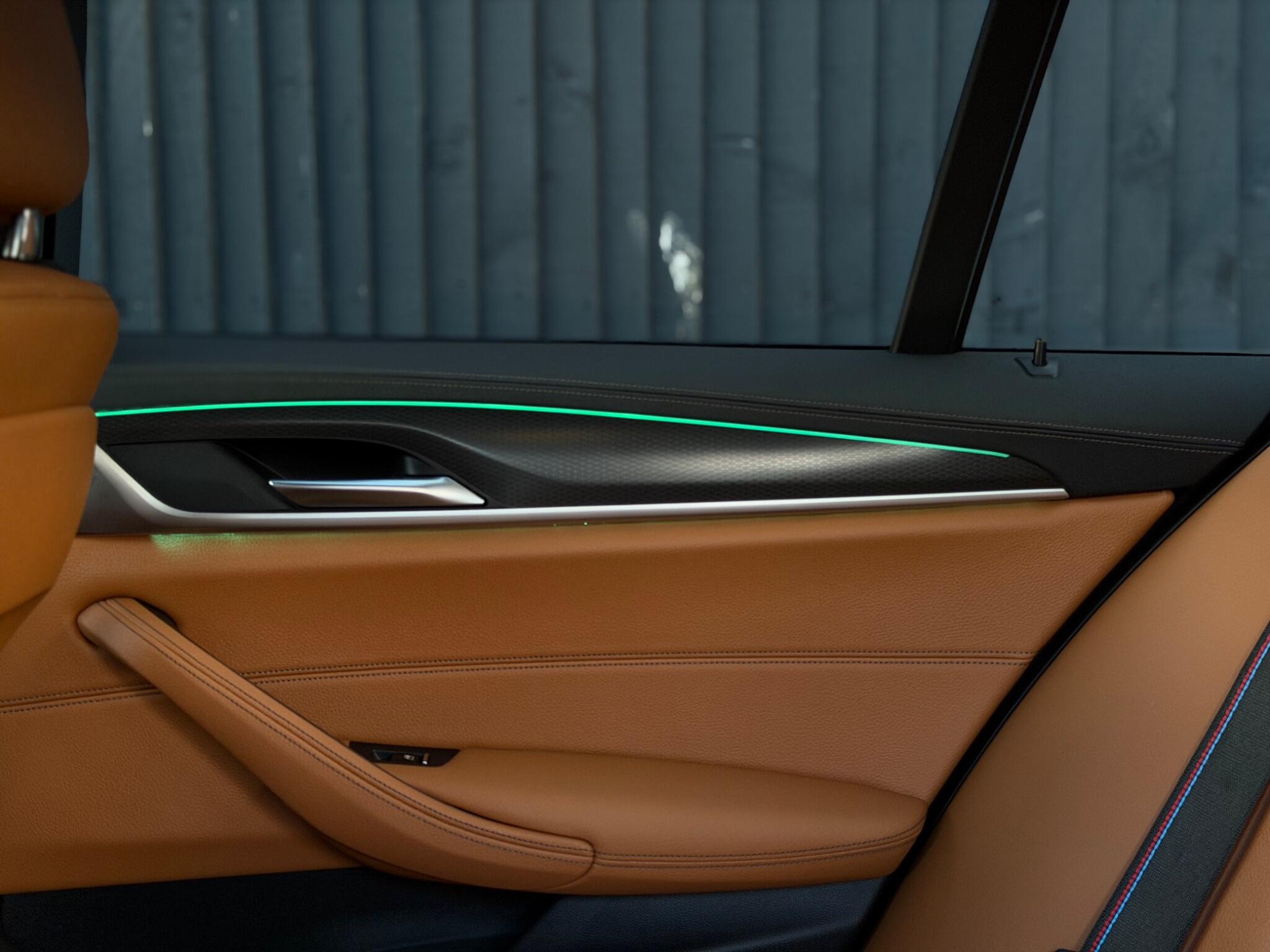 BMW 5 Series view 33