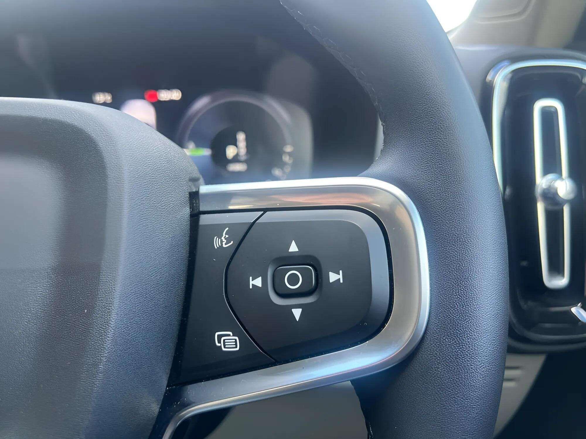 Volvo XC40 view 25