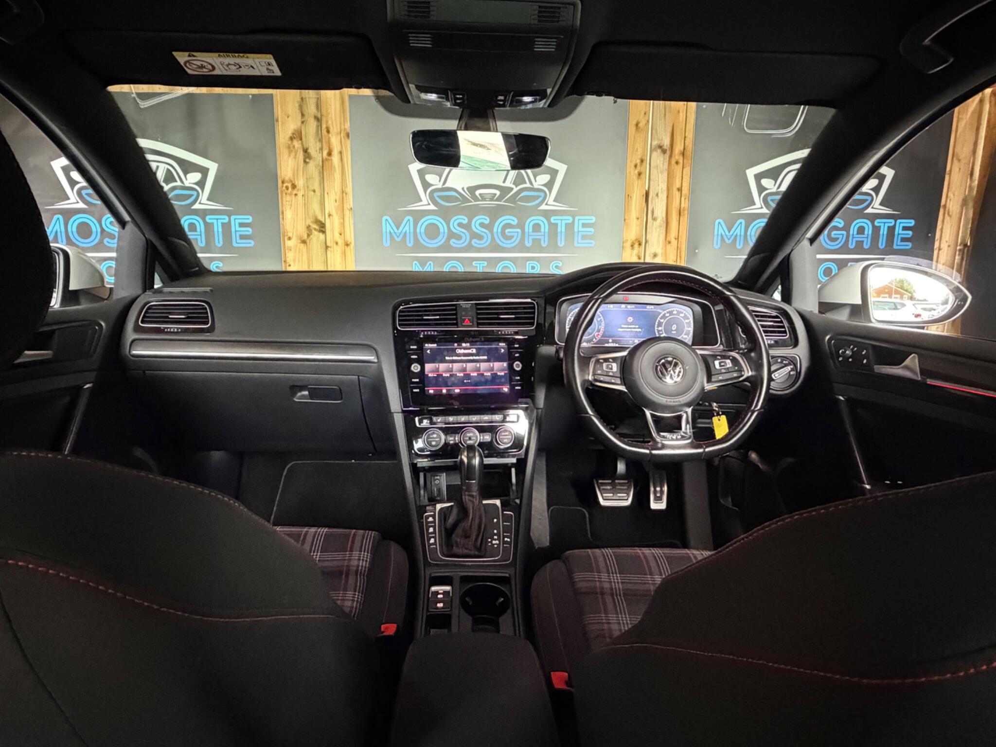Volkswagen Golf view 14