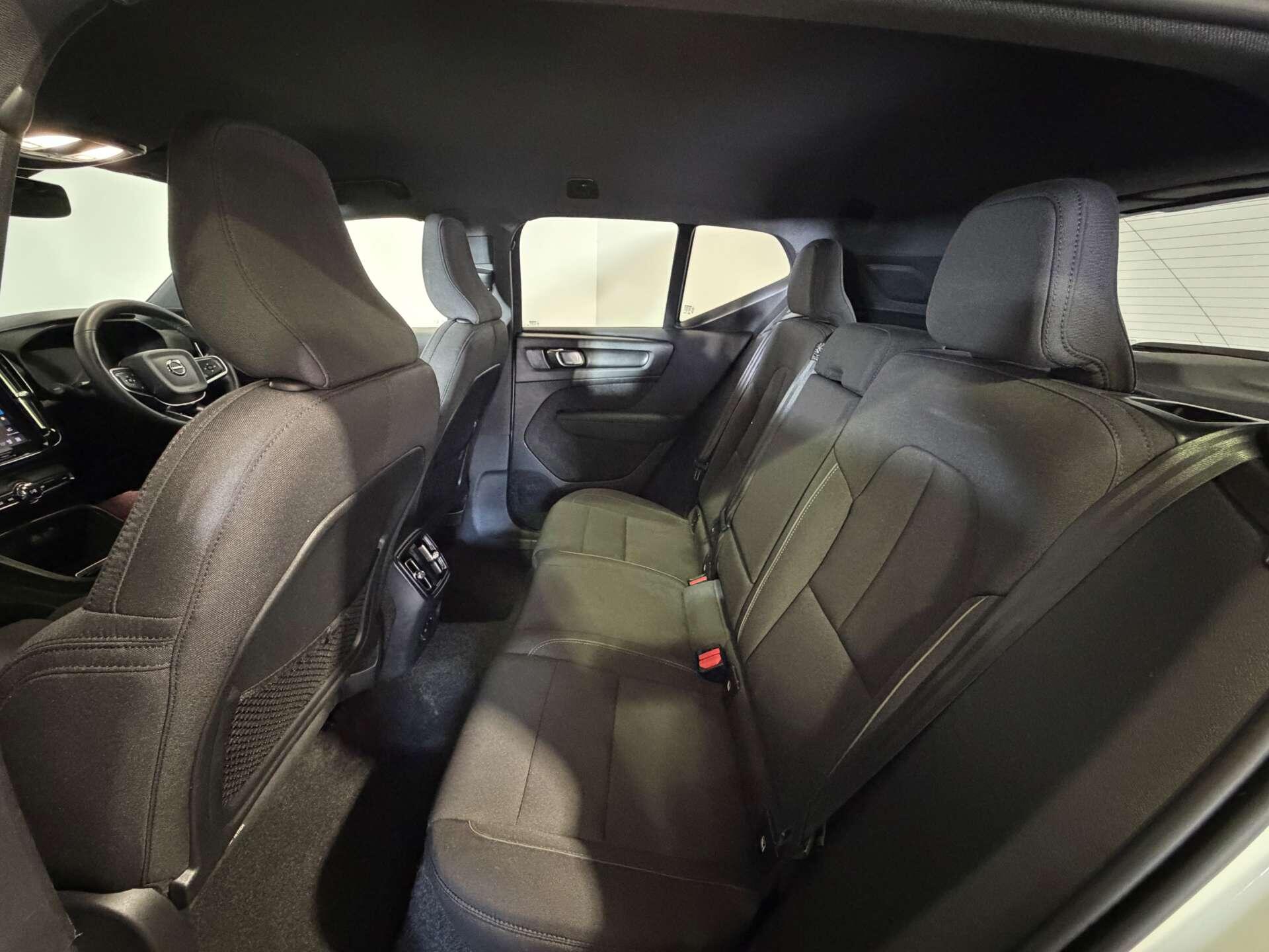 Volvo XC40 view 54