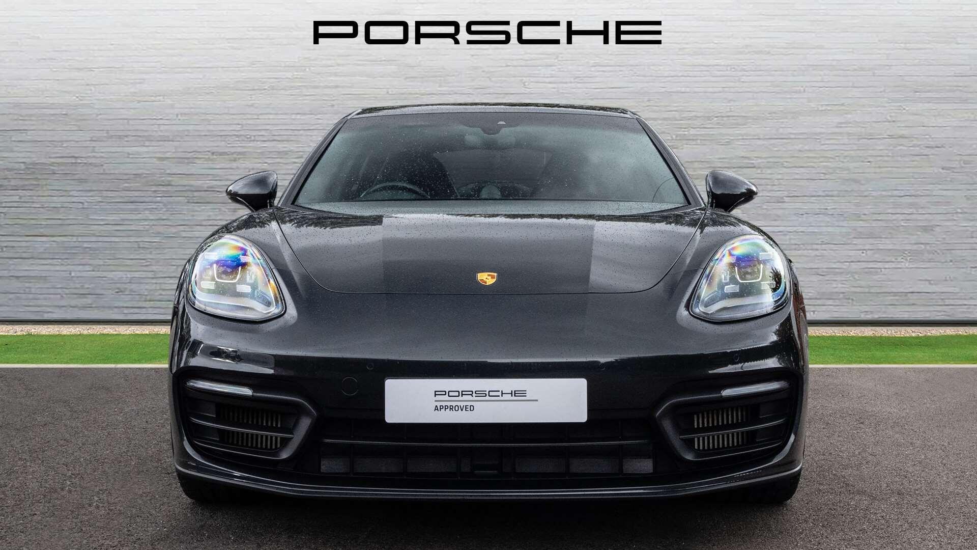 Porsche Panamera view 9