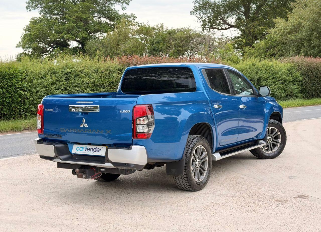 Mitsubishi L200 view 6
