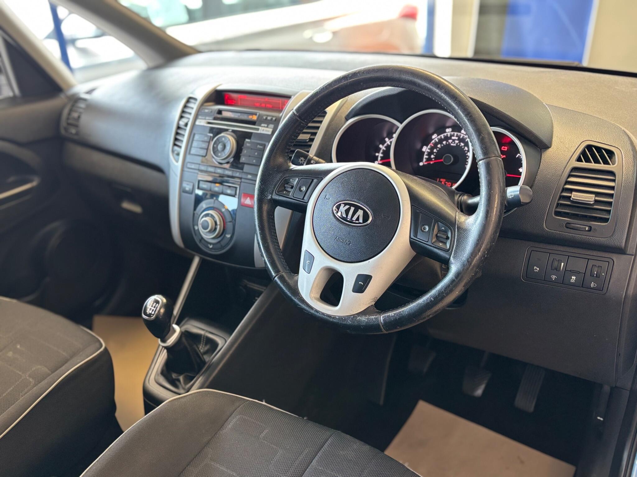 Kia Venga view 9