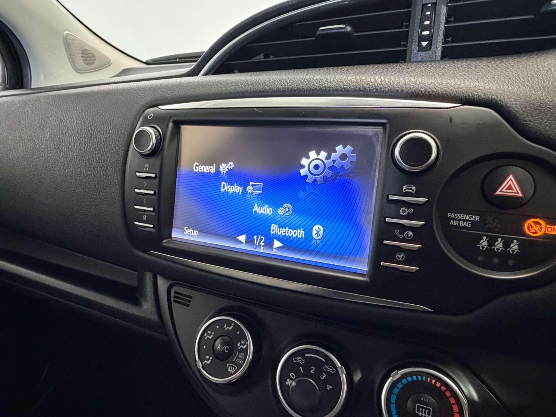 Toyota Yaris view 35