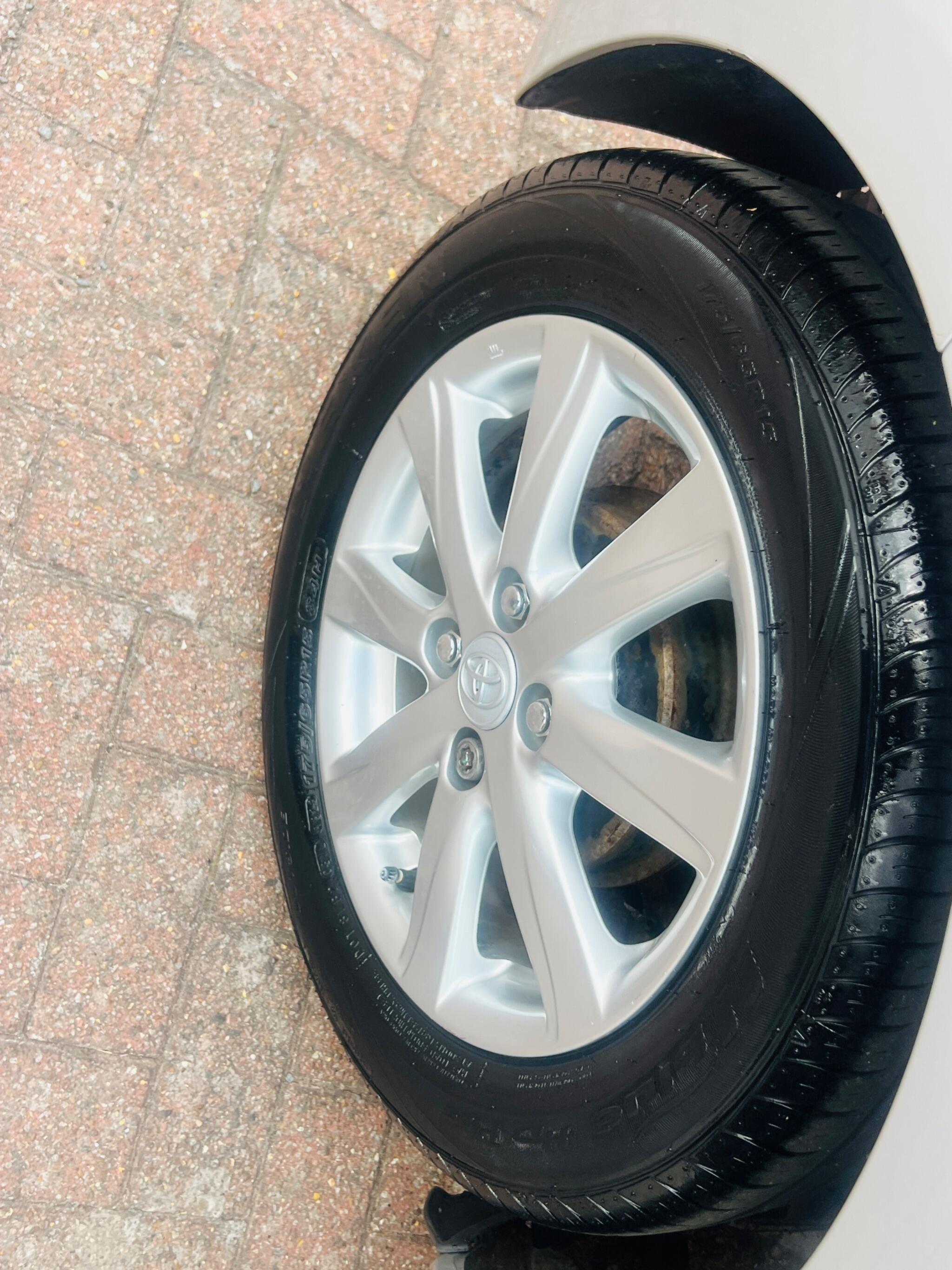 Toyota Yaris view 30