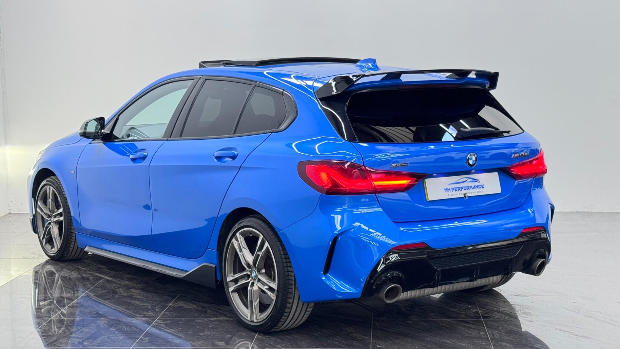 BMW 1 Series view 6