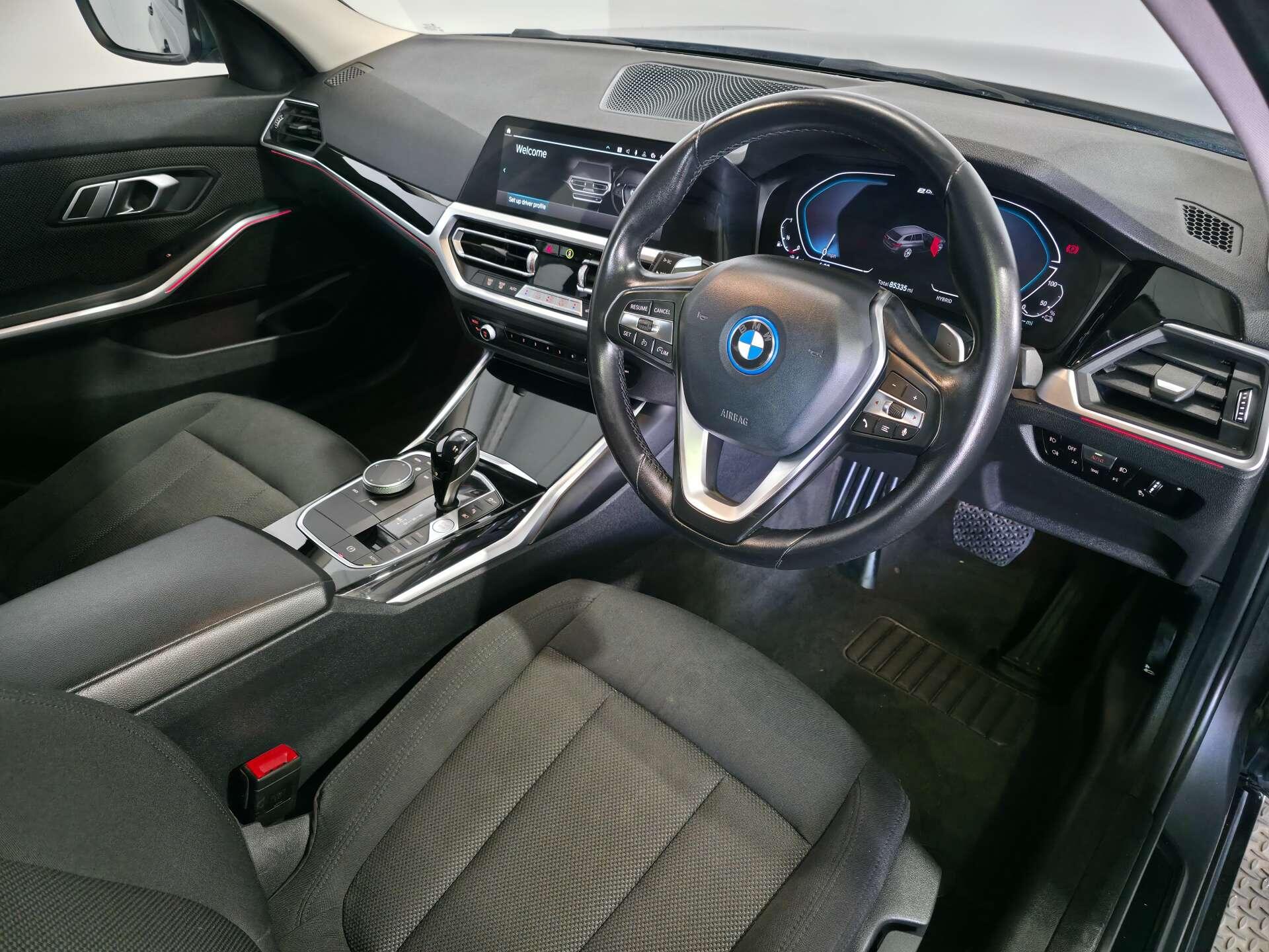 BMW 3 Series view 10