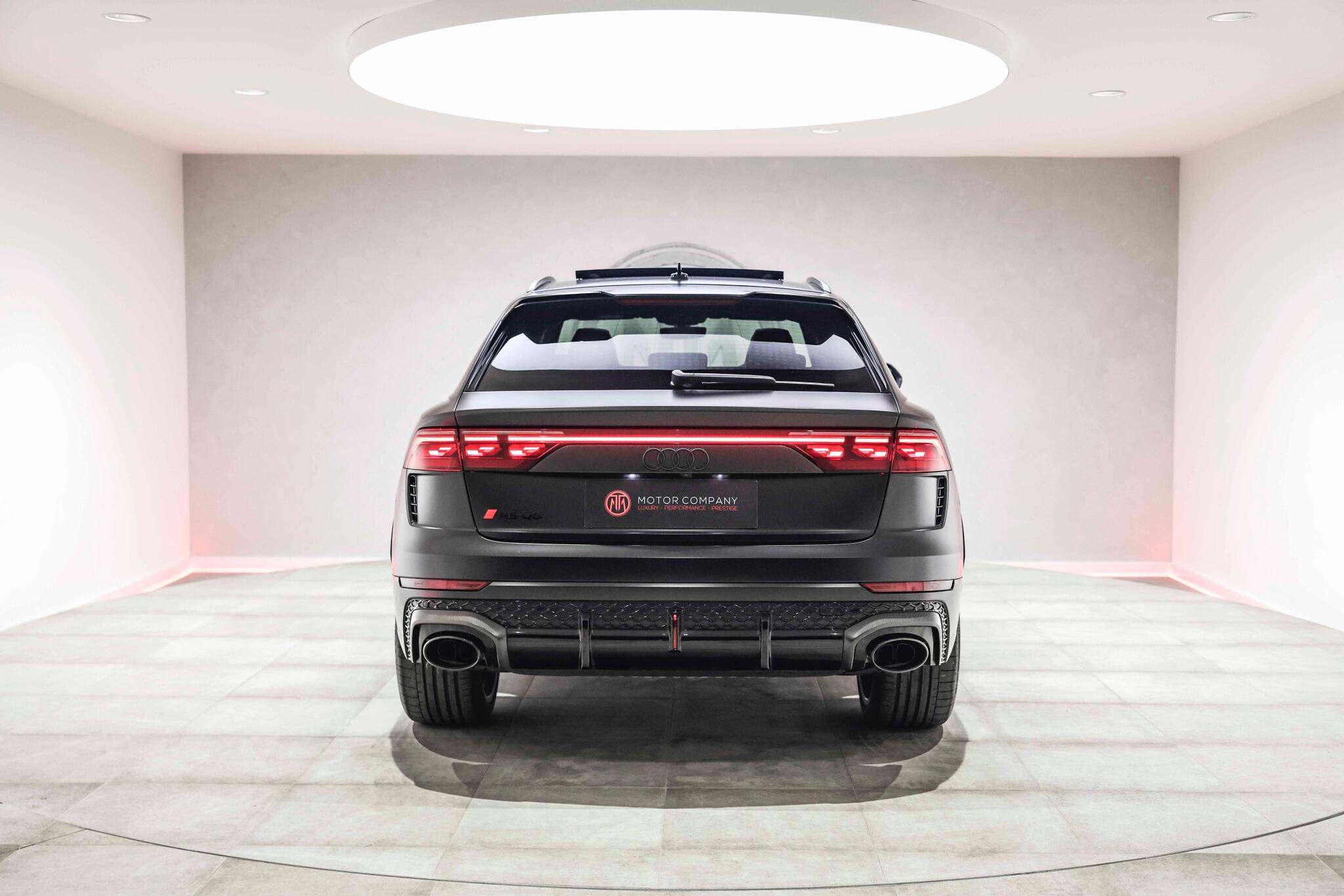 Audi RSQ8 view 10