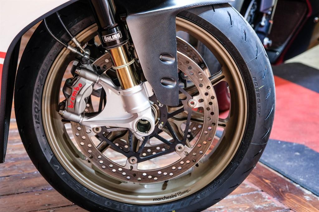 Ducati 1199 Superleggera view 12