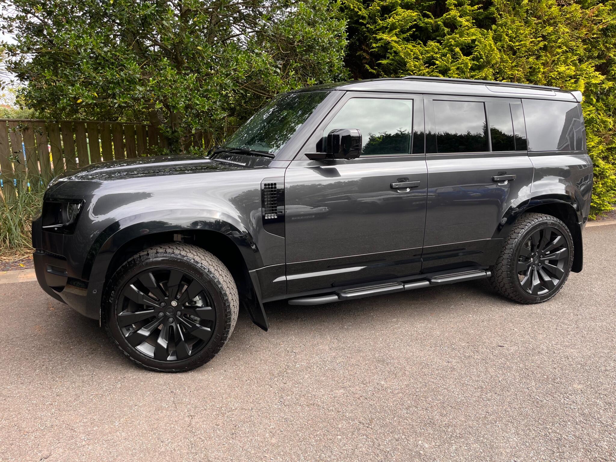 Land Rover Defender view 7