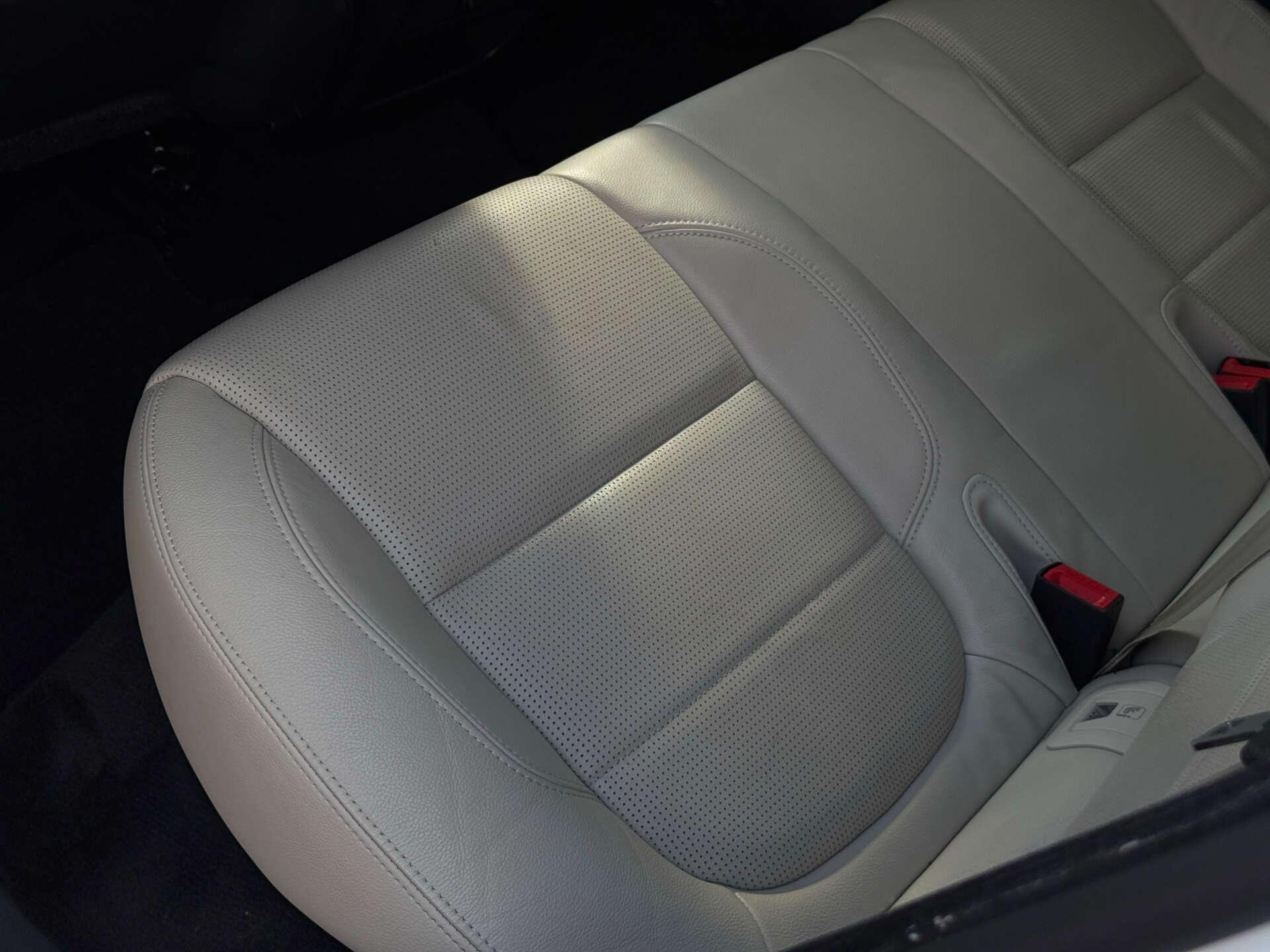 Jaguar E-Pace view 39