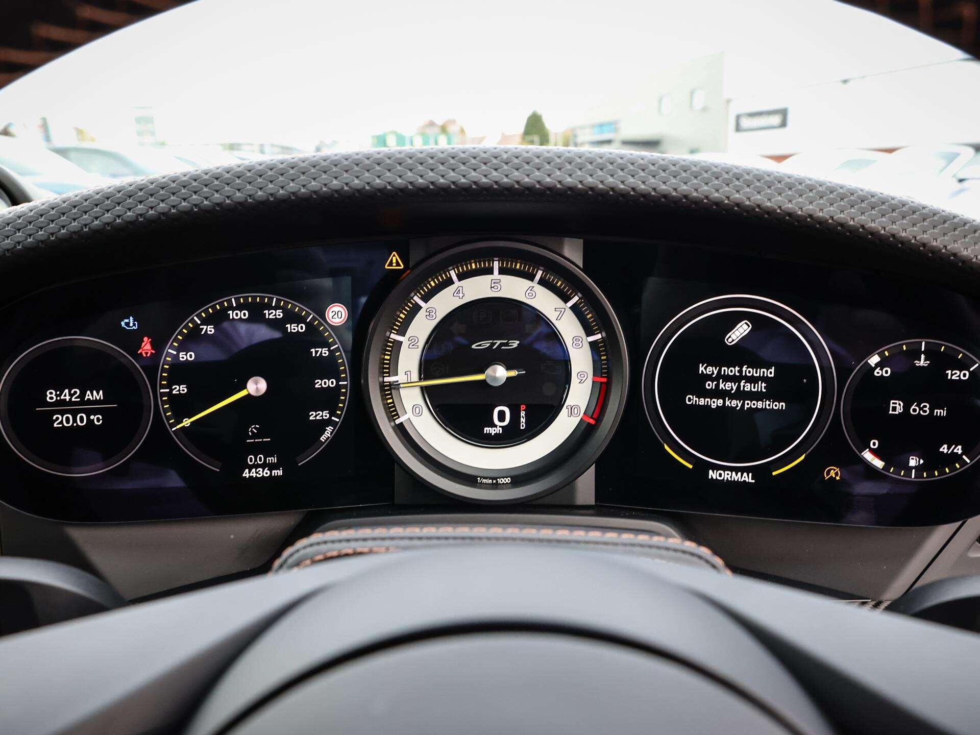 Porsche 911 view 17