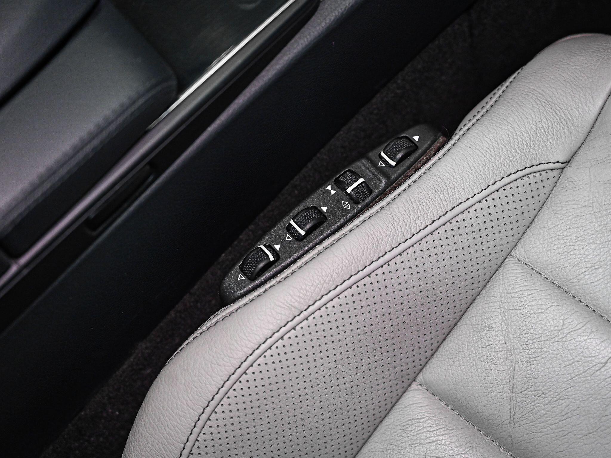 Mercedes-Benz E-Class view 8