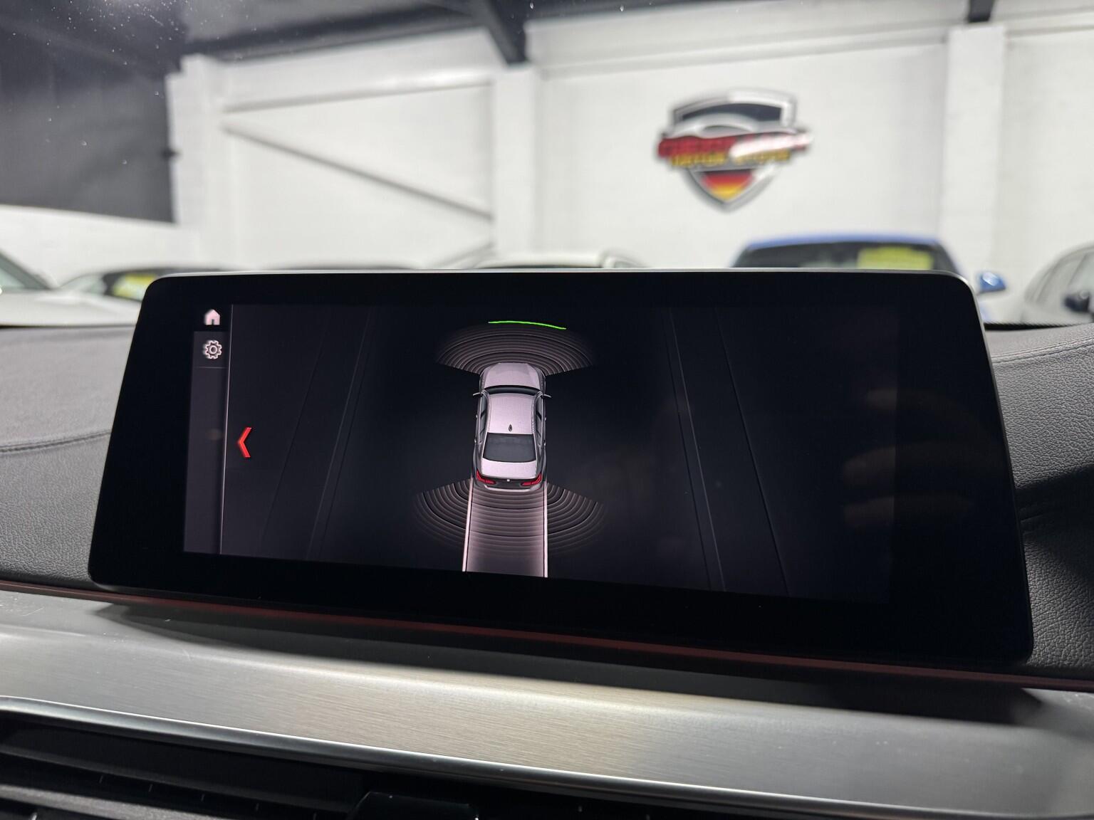 BMW 5 Series view 30