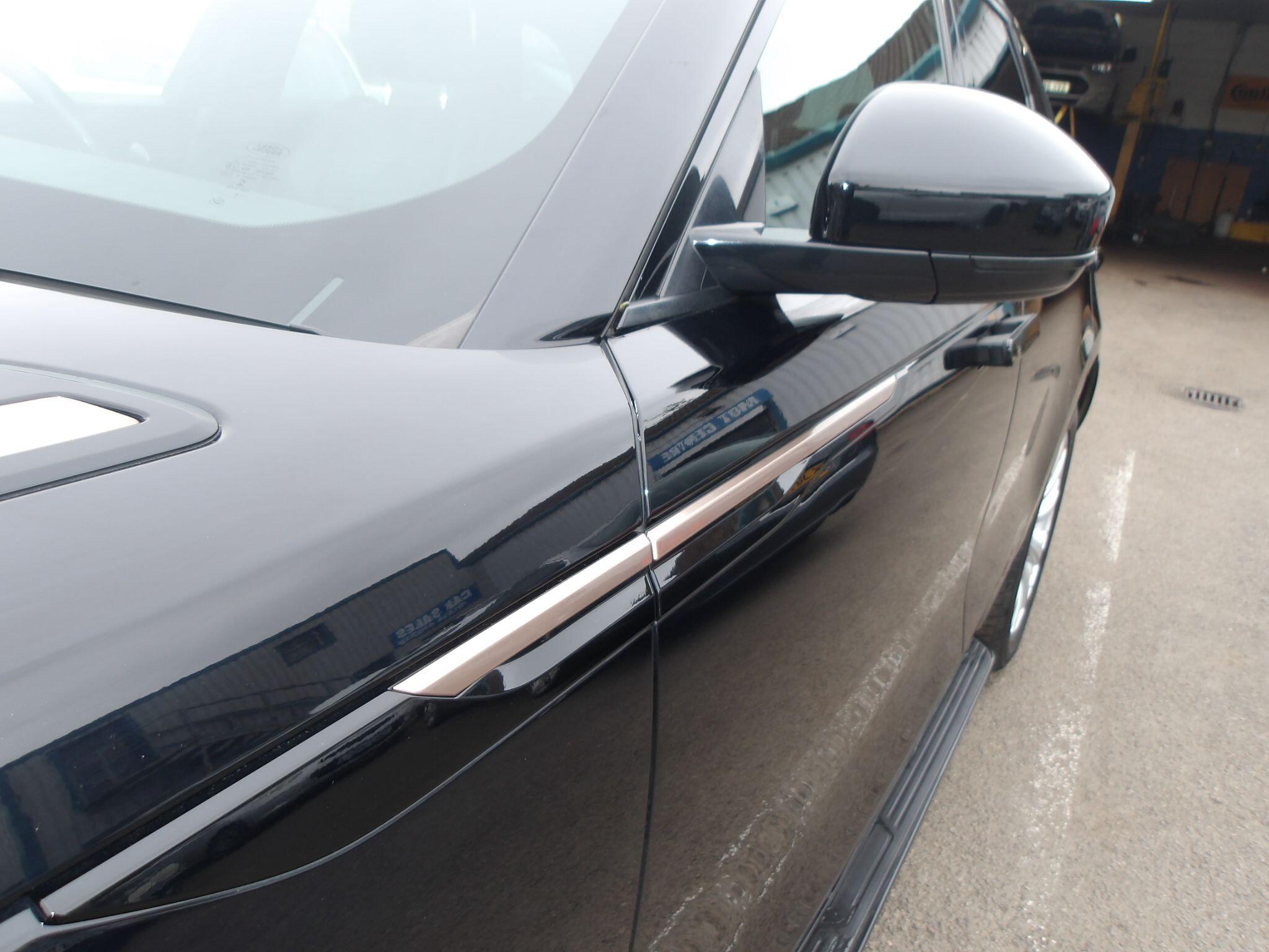 Land Rover Range Rover Velar view 18