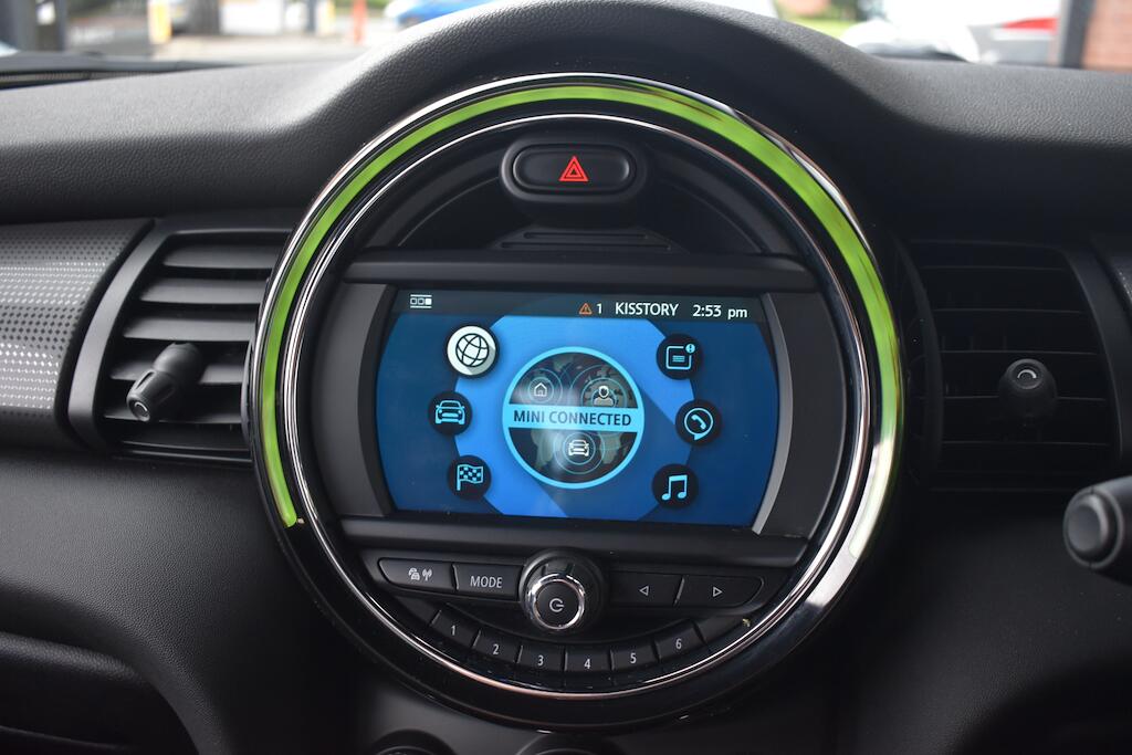 Mini Hatch view 52