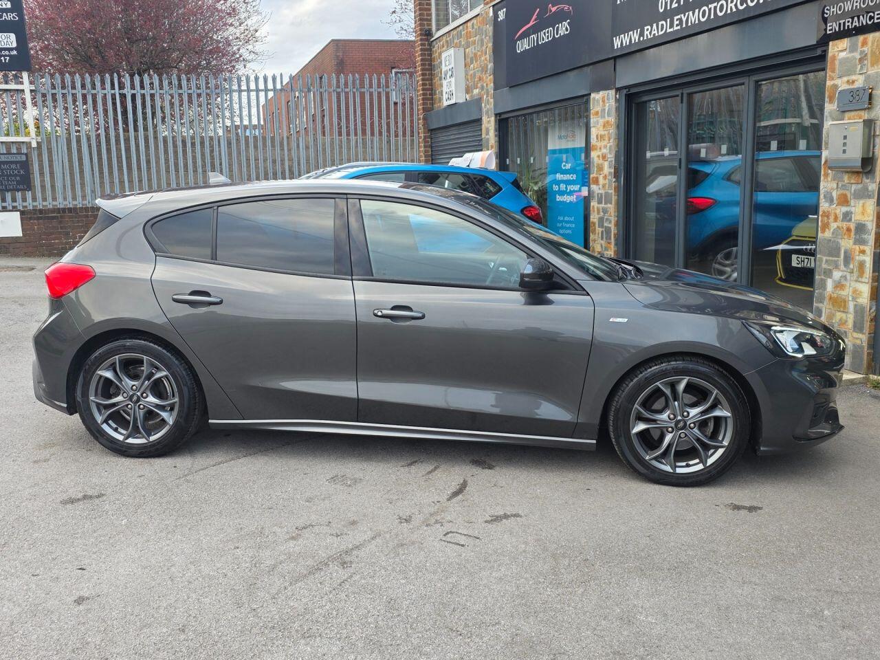 Ford Focus view 4