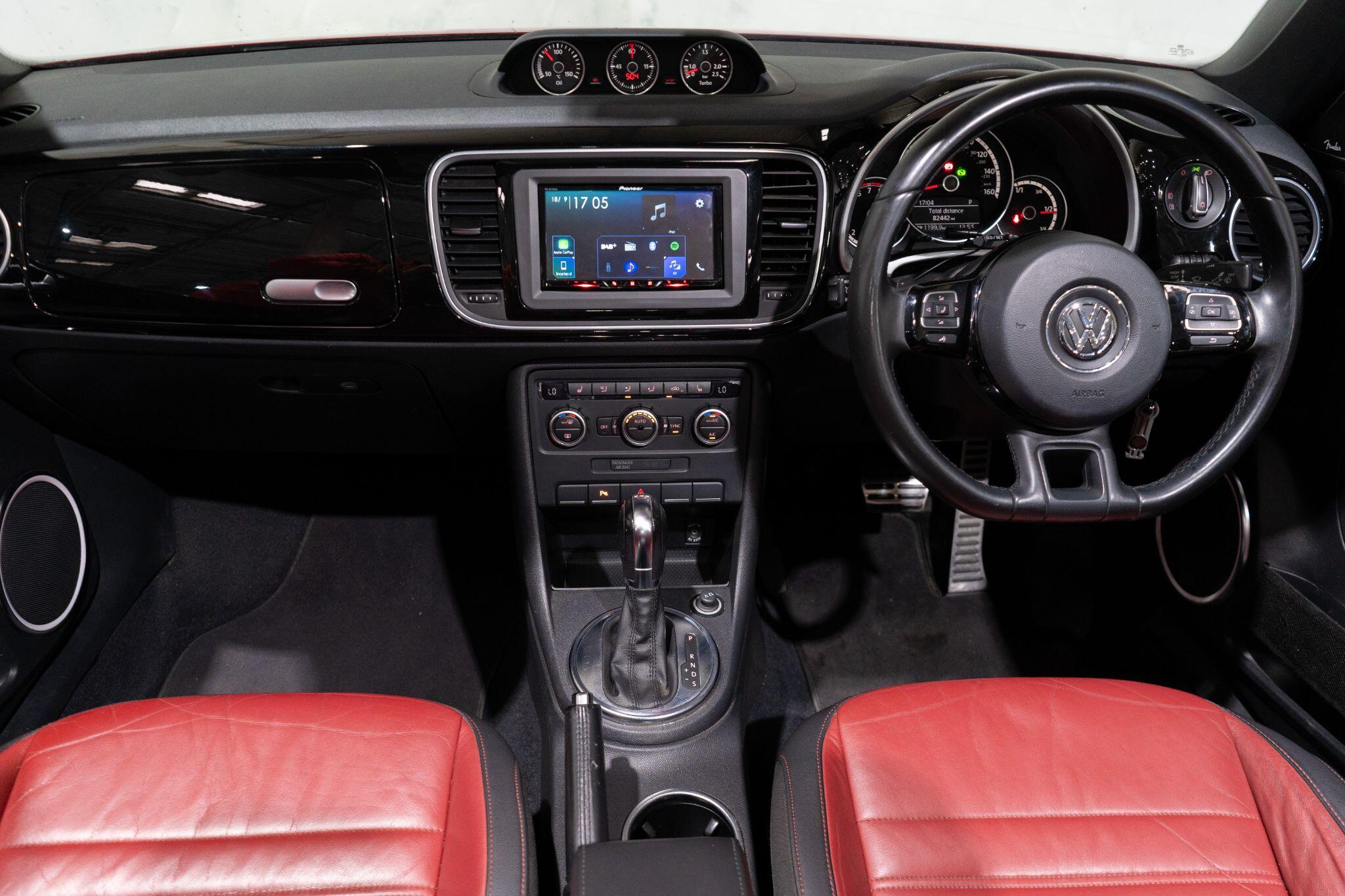 Volkswagen Beetle view 17