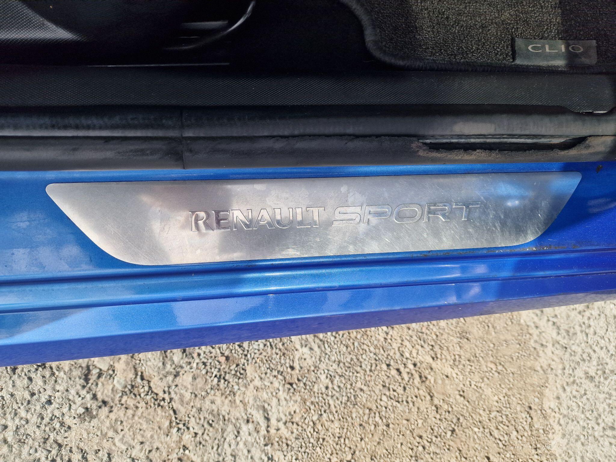 Renault Clio view 70