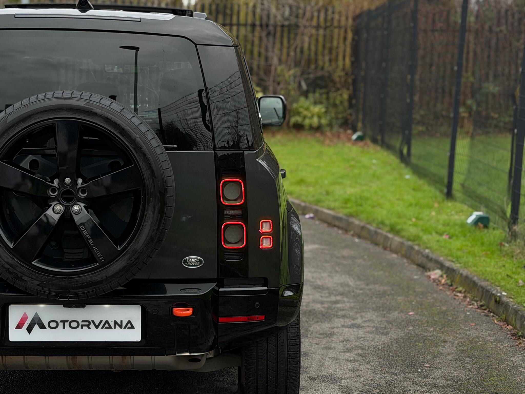 Land Rover Defender view 14