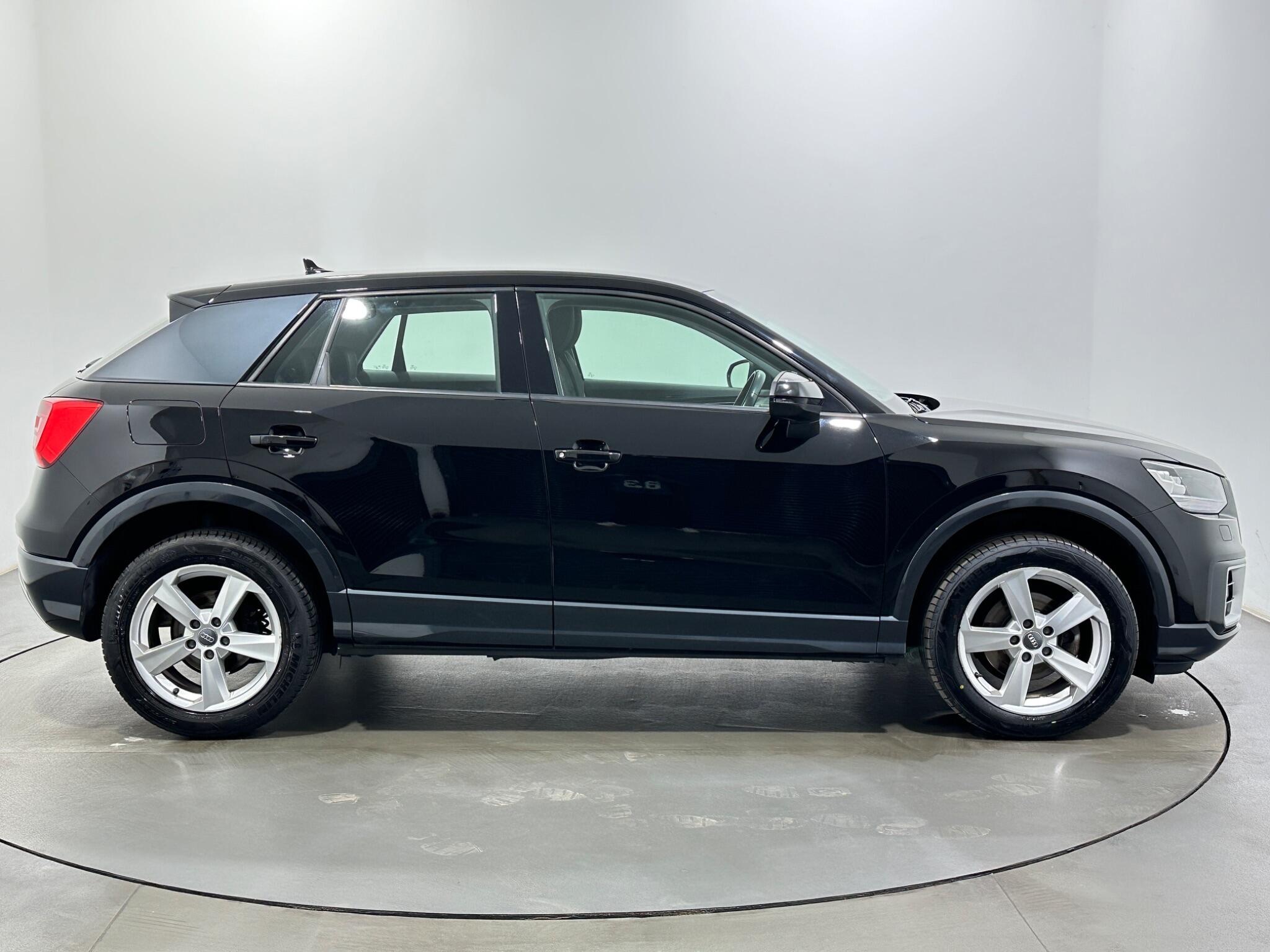 Audi Q2 view 9