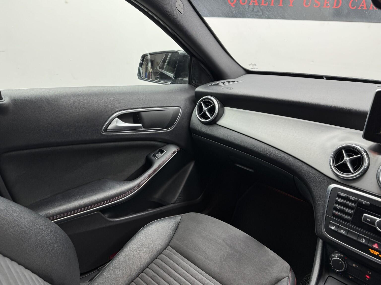 Mercedes-Benz GLA view 15