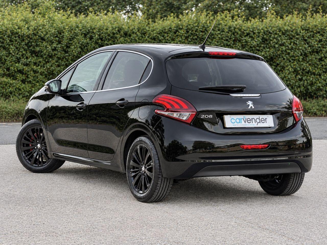 Peugeot 208 view 5
