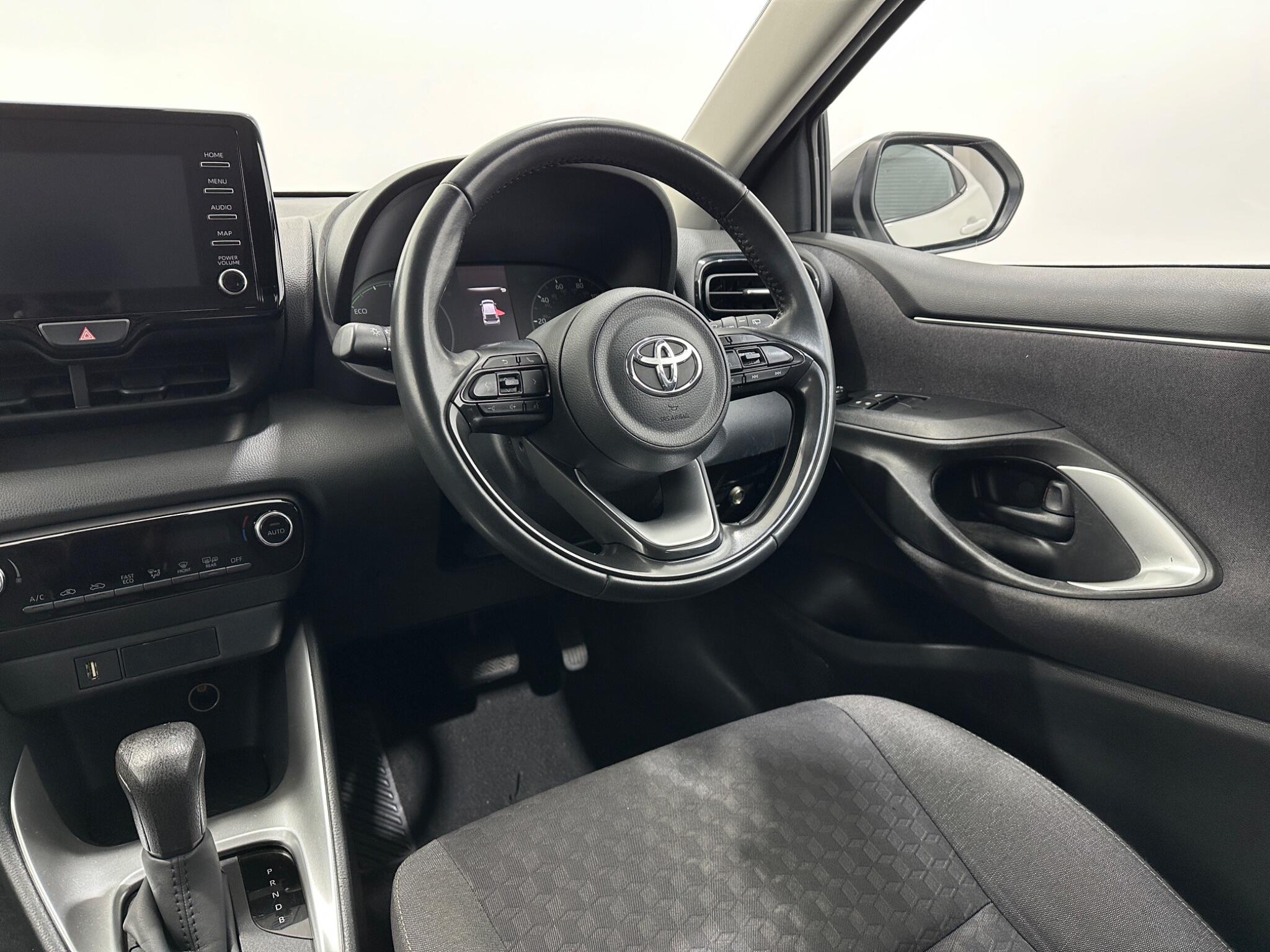 Toyota Yaris view 12