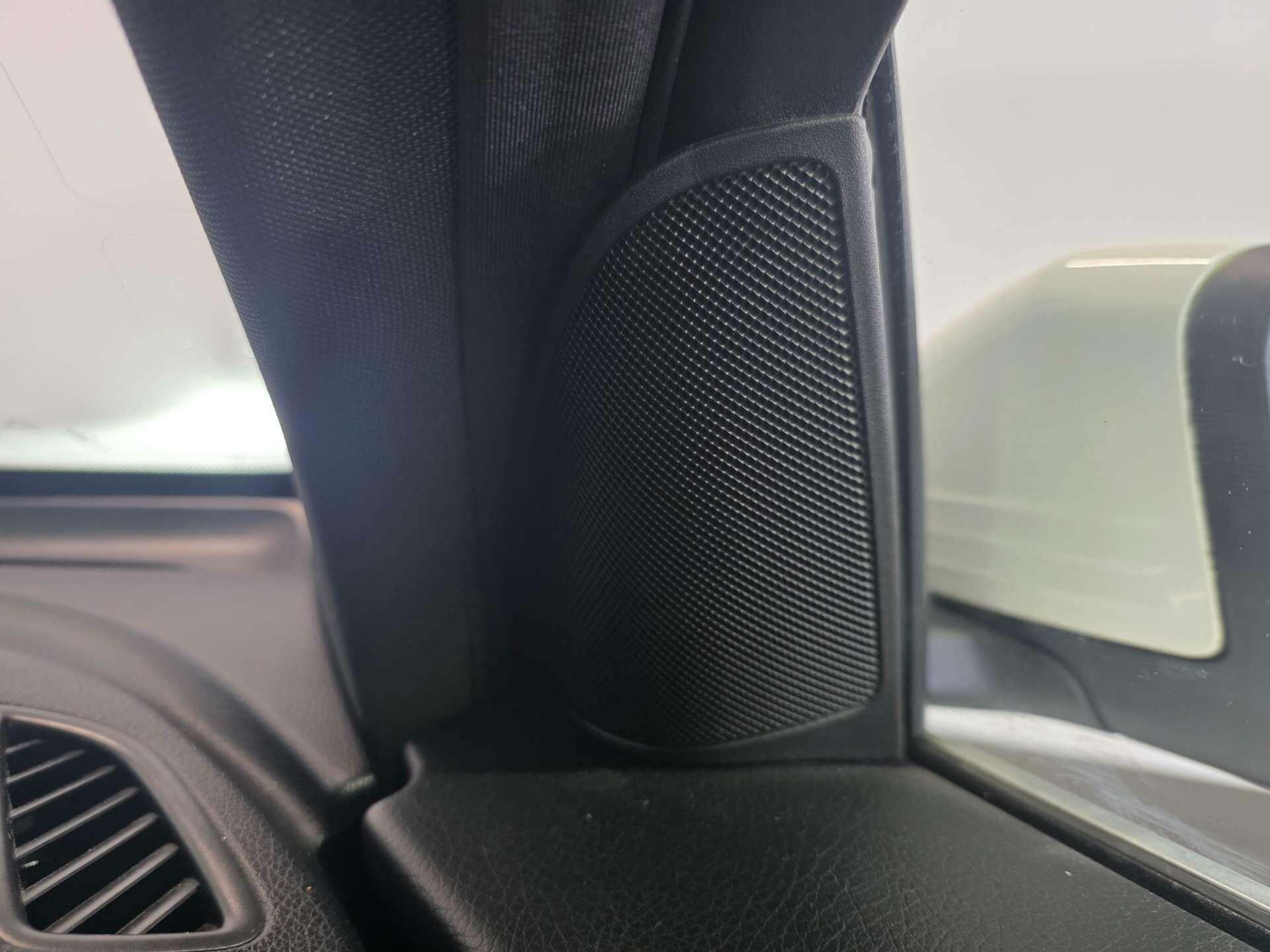 Mercedes-Benz GLC view 35