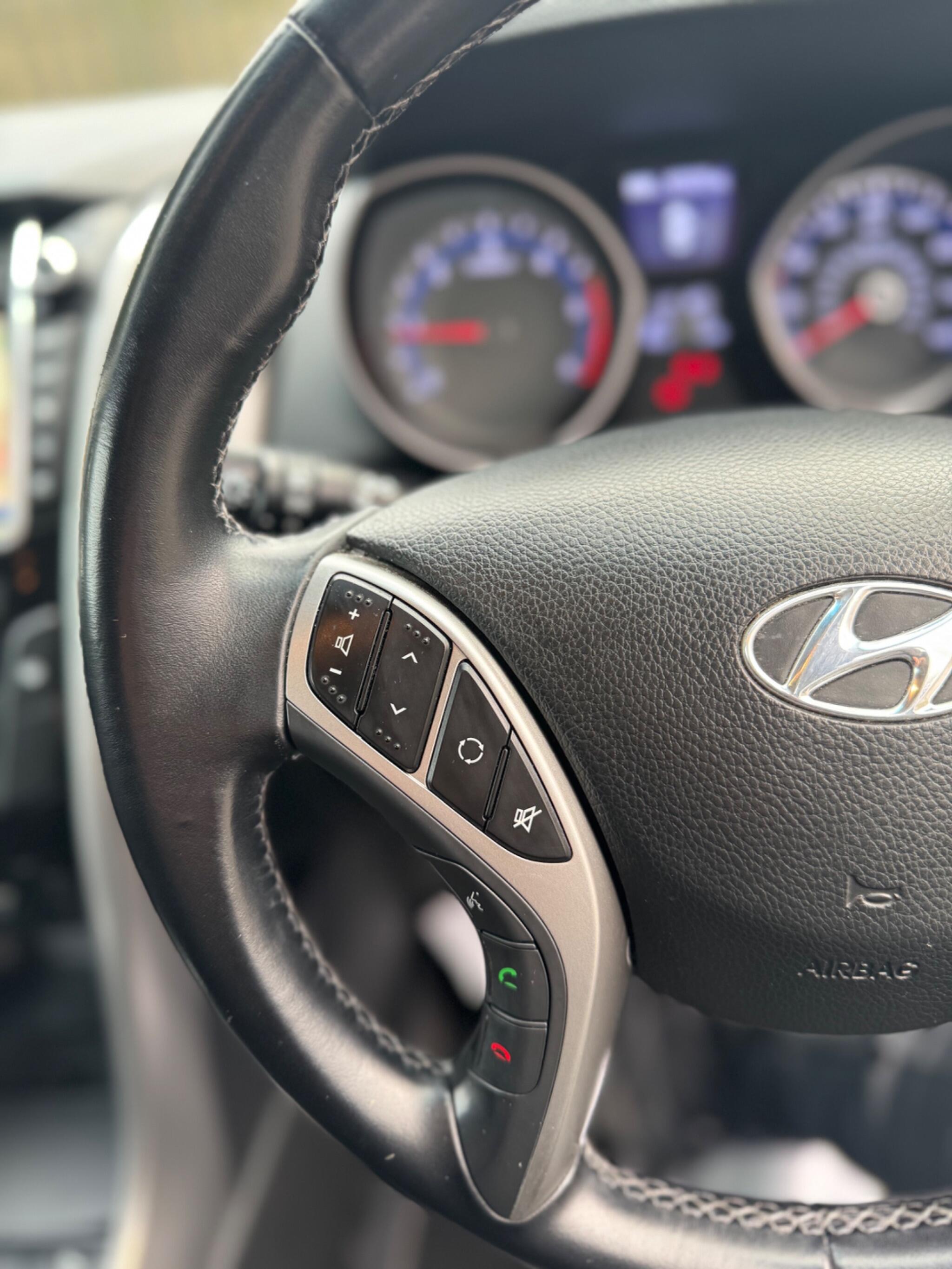 2016 Hyundai i30 1.6 CRDi Blue Drive SE Nav Euro 6 (s/s) 5dr image 51