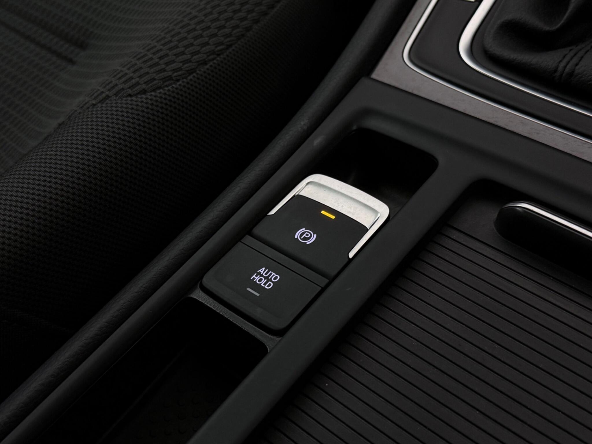 Volkswagen Golf view 19