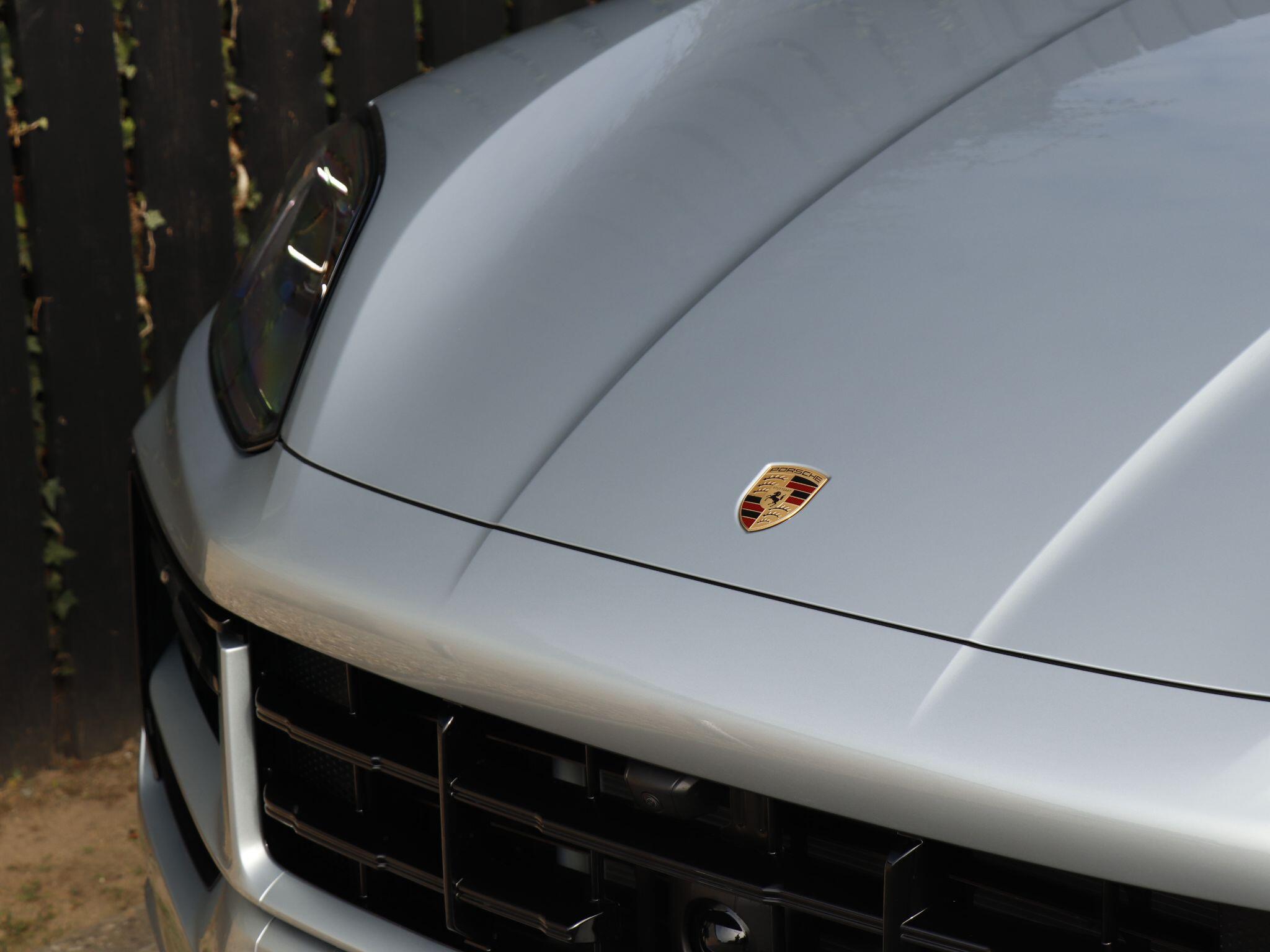 Porsche Cayenne view 33
