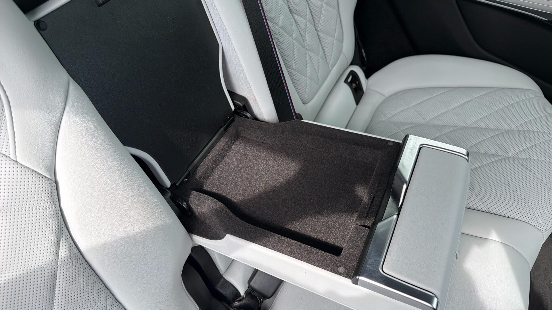 BMW X7 view 31