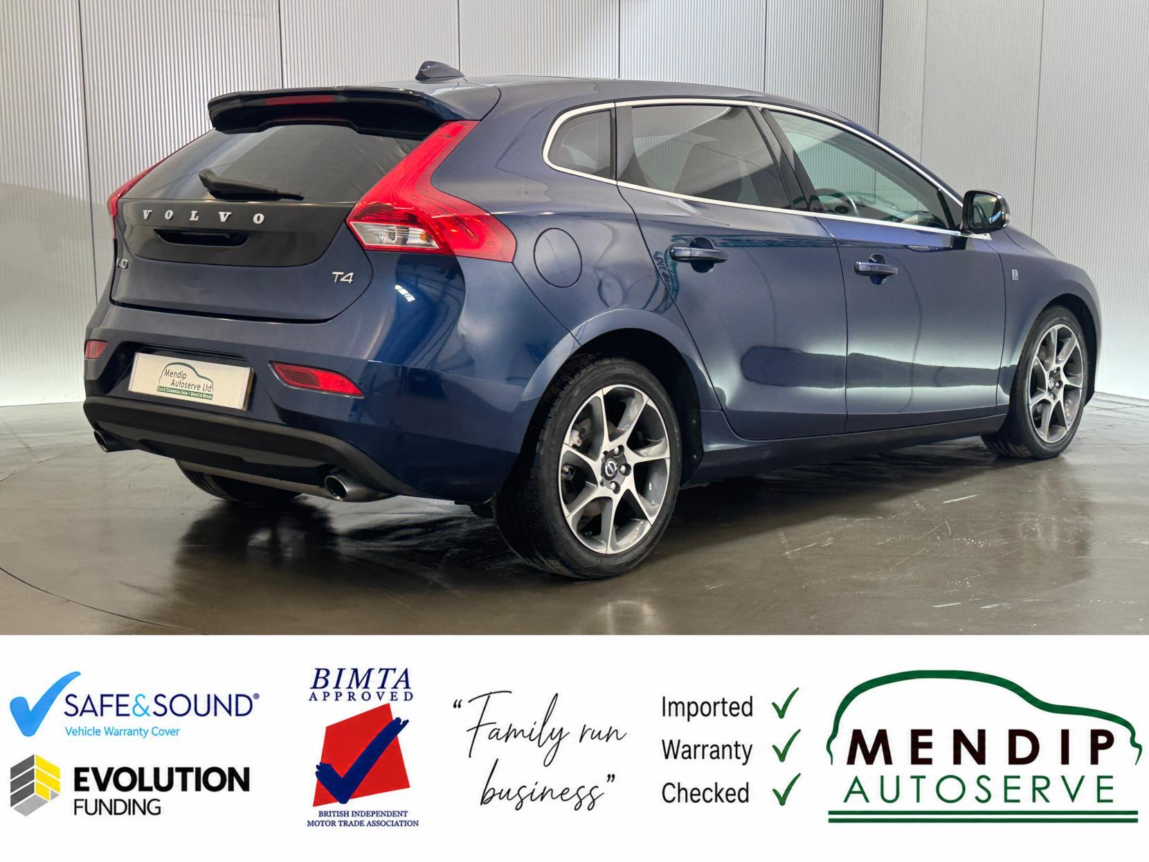 Volvo V40 view 28