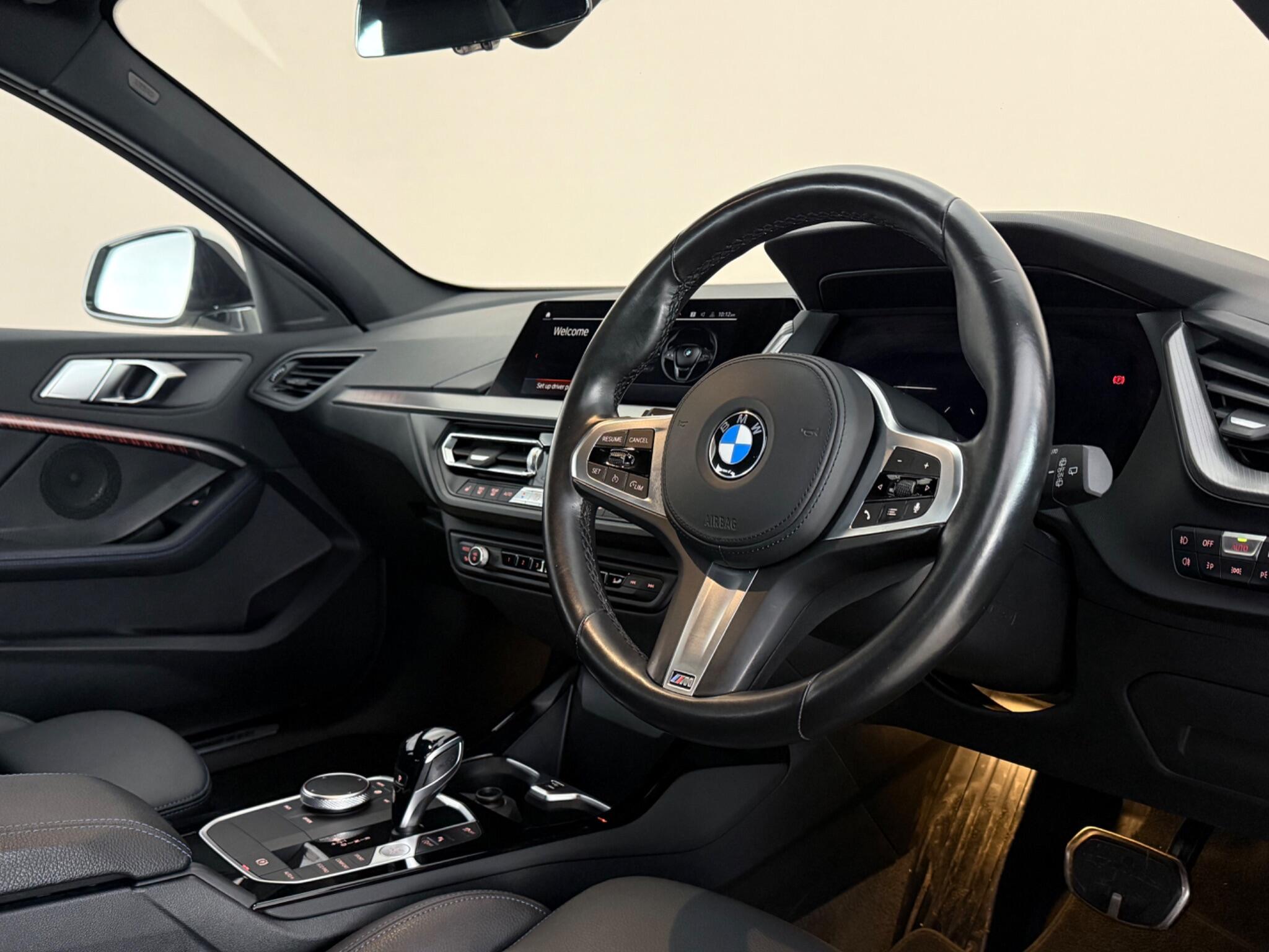 BMW 1 Series view 3
