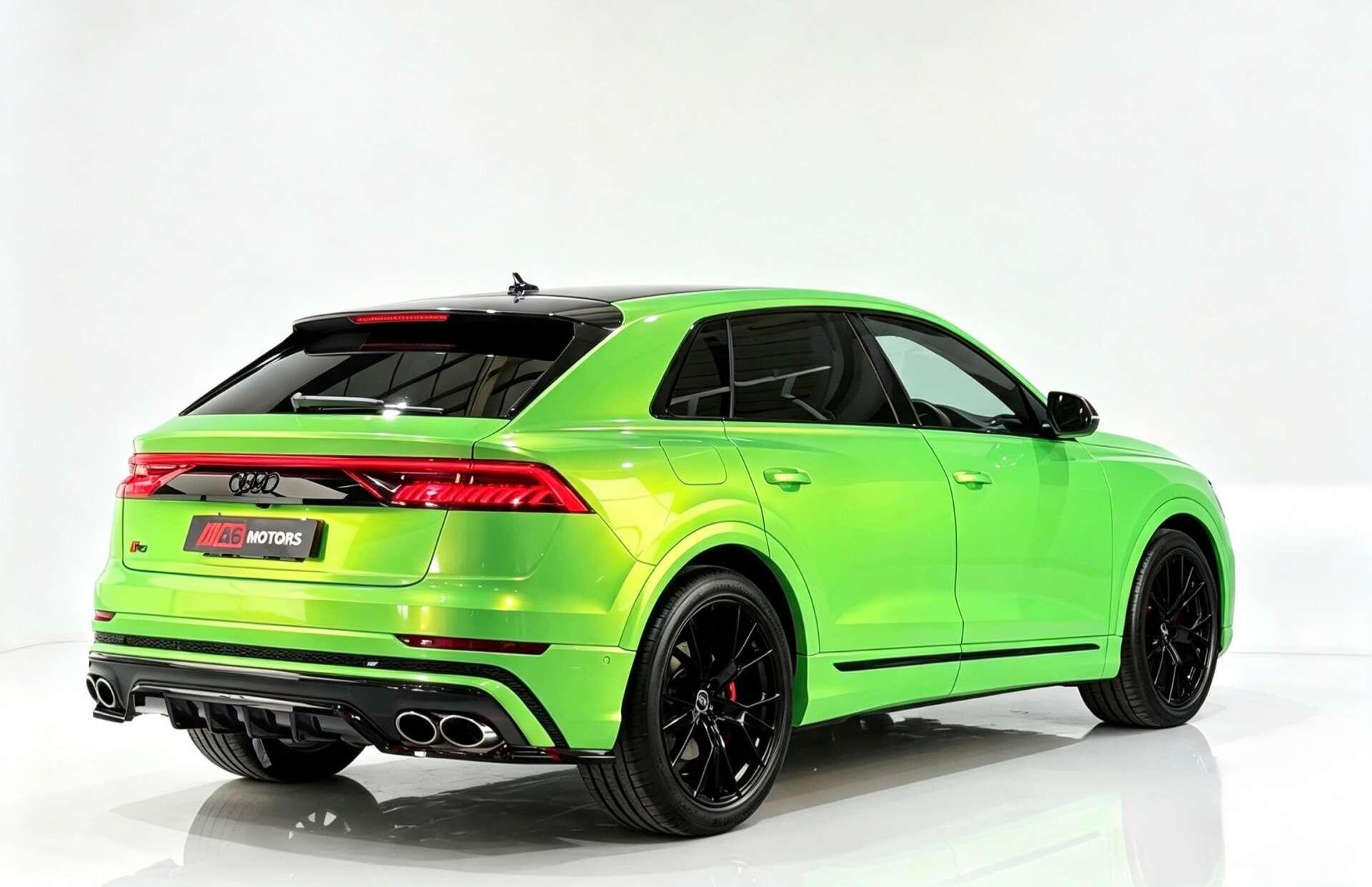Audi SQ8 view 14