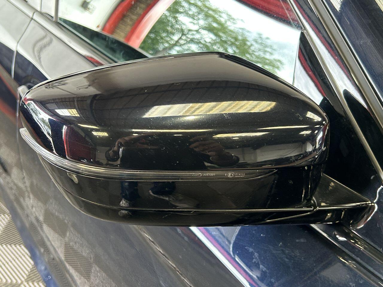 BMW 5 Series view 20