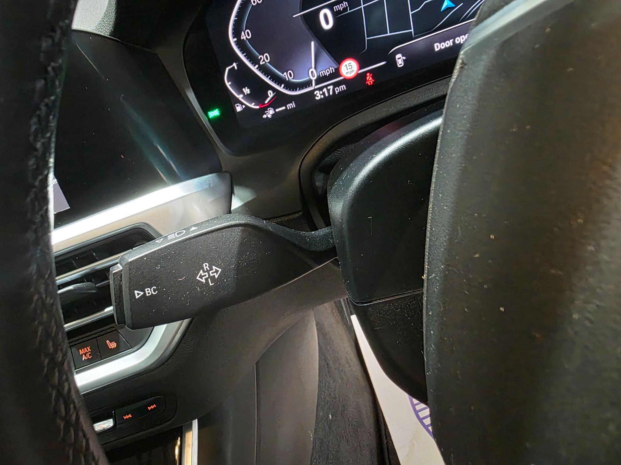 BMW 3 Series view 22