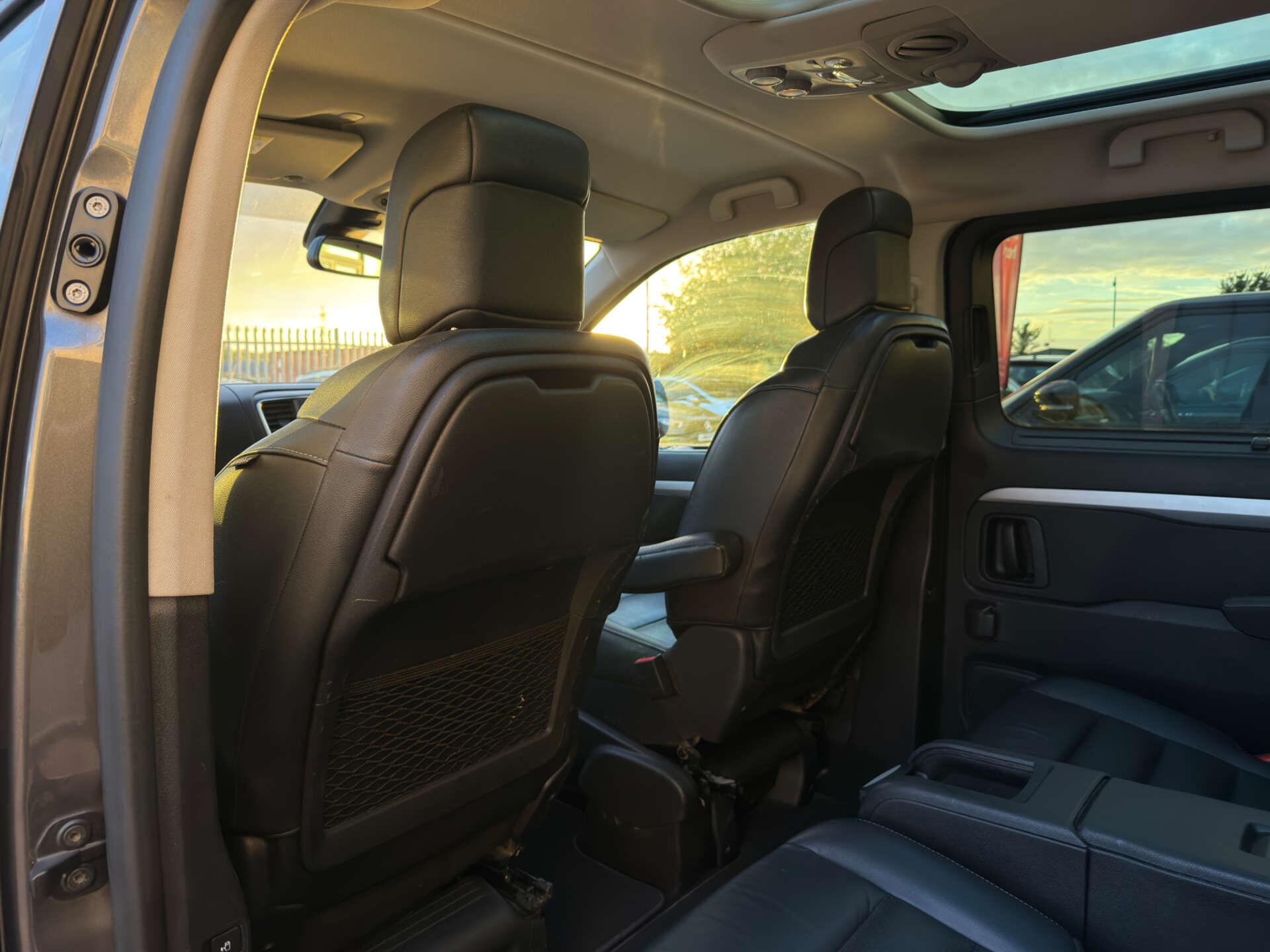 Peugeot Traveller view 28