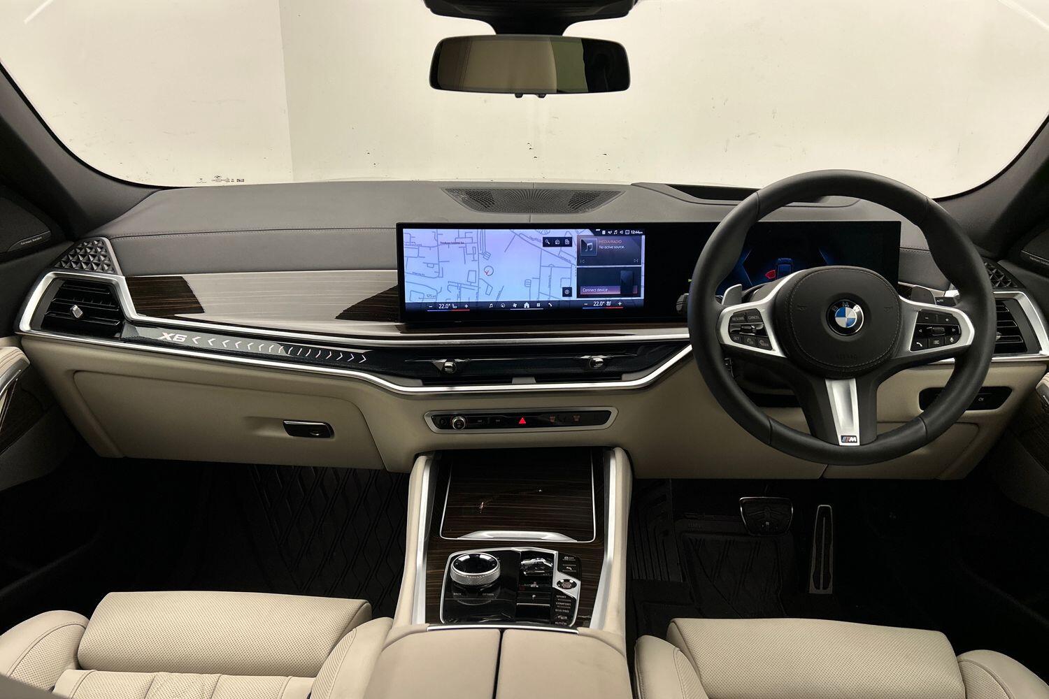 BMW X6 view 5