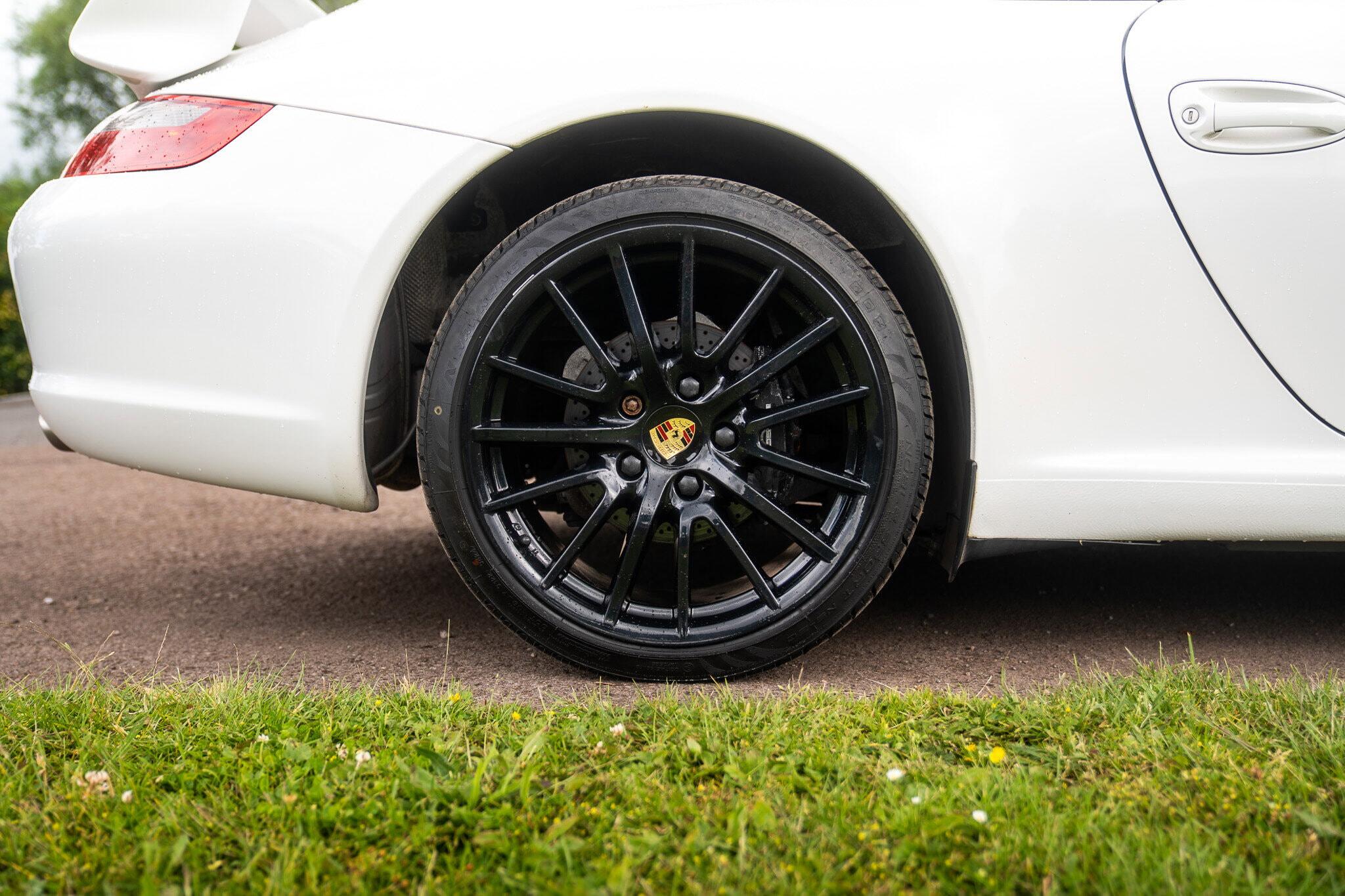 Porsche 911 view 10