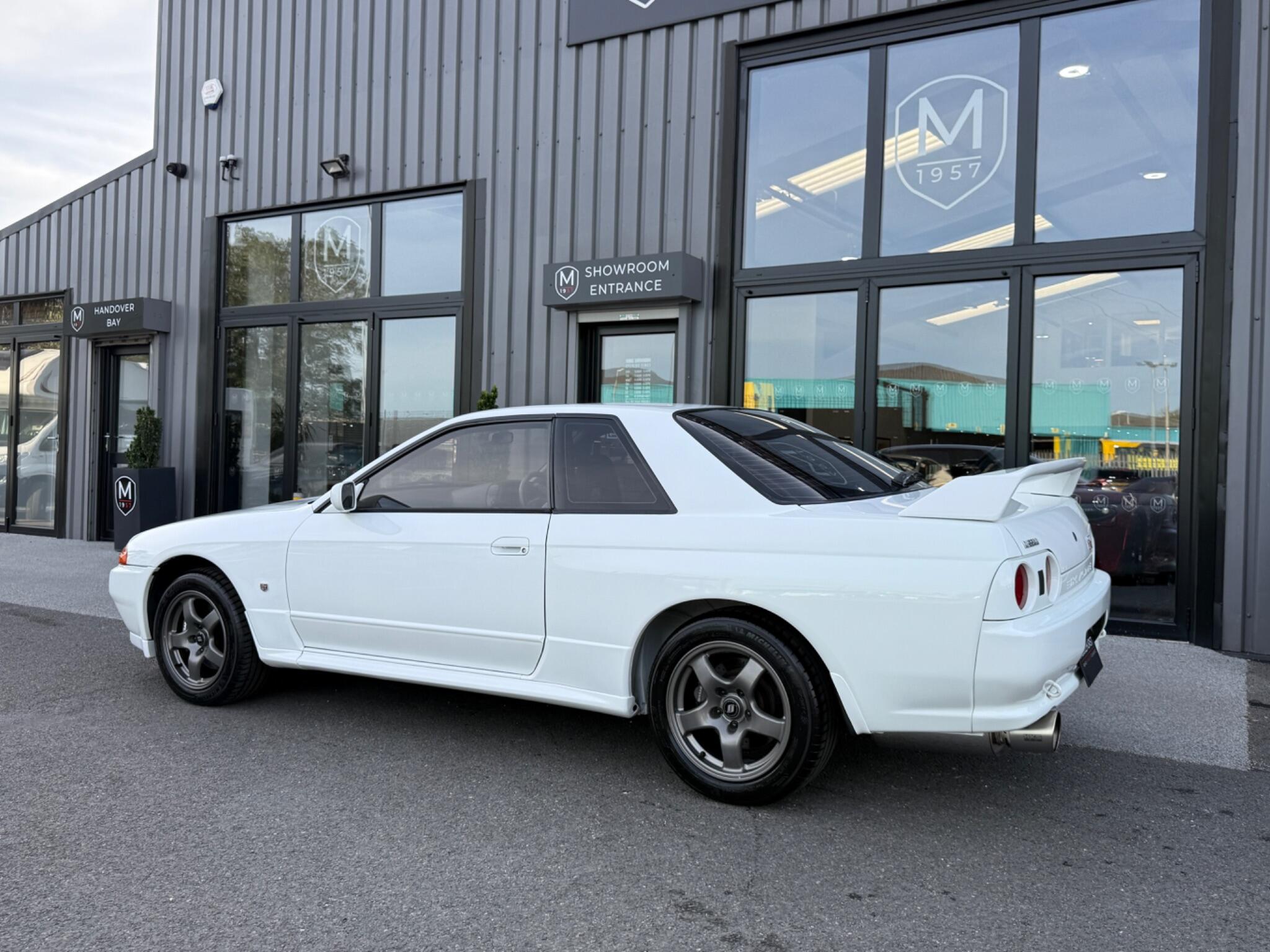 Nissan Skyline view 52