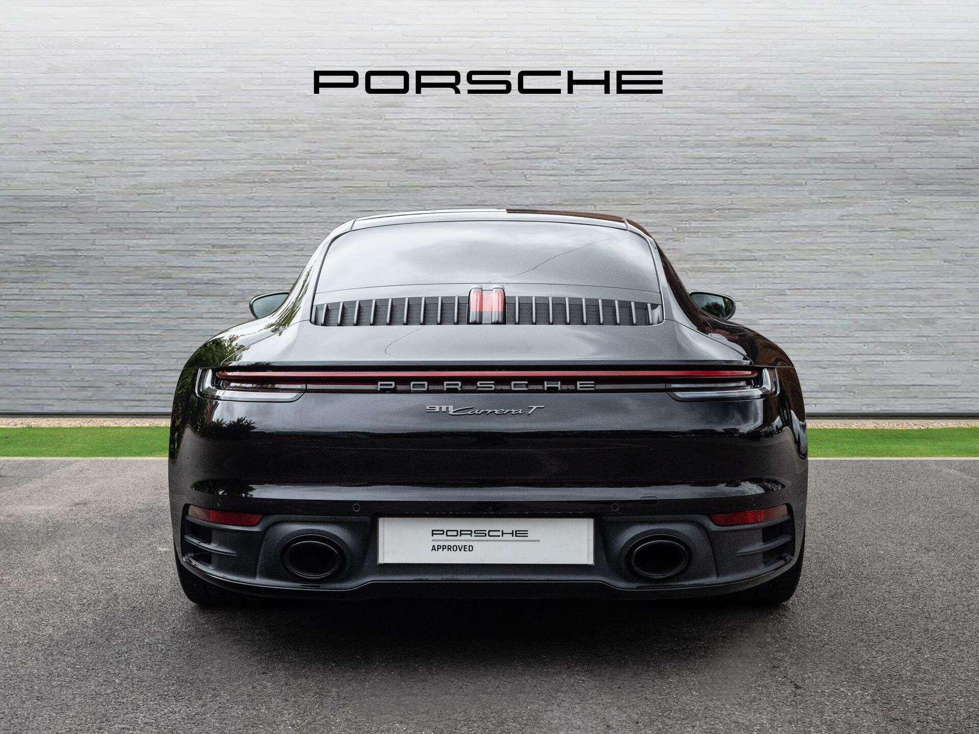 Porsche 911 view 10
