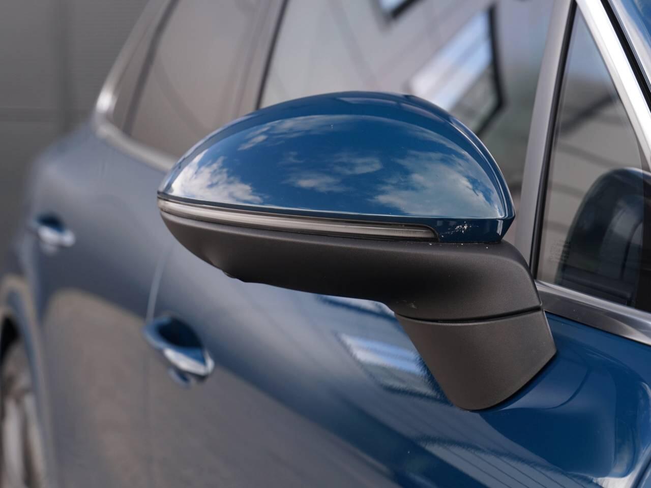 Porsche Cayenne view 46