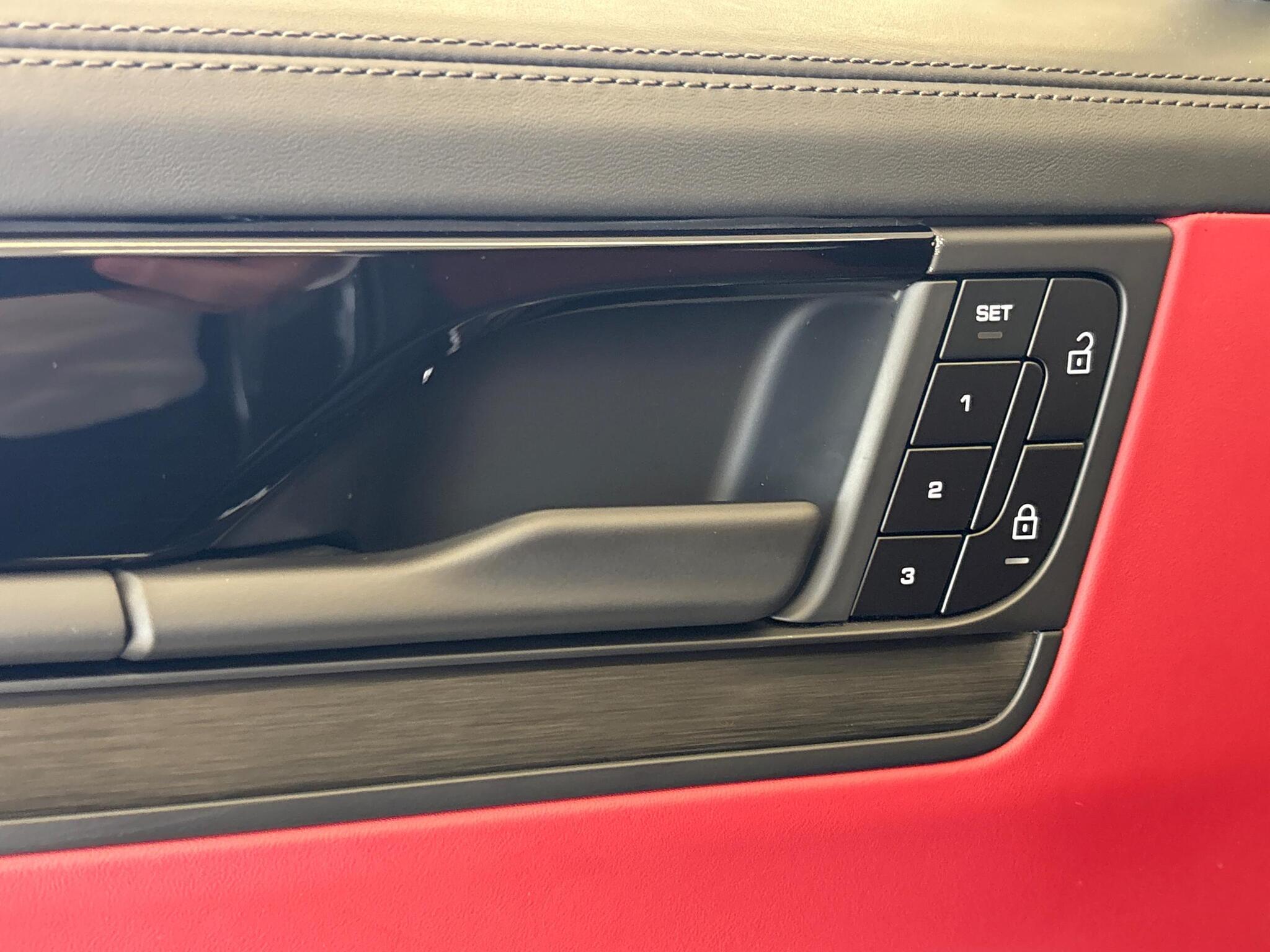 Porsche Cayenne view 34