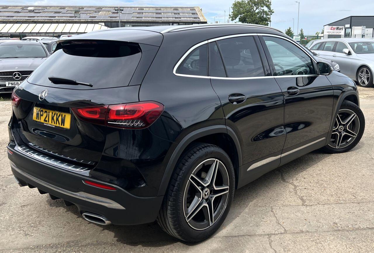 Mercedes-Benz Gla view 3