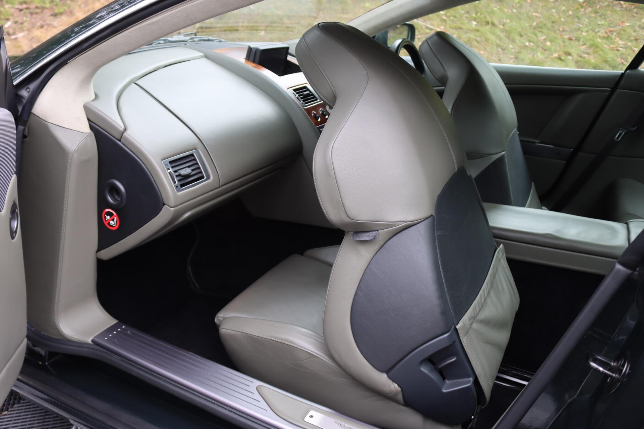 Aston Martin DB9 view 75
